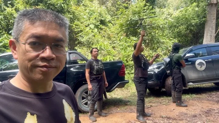 Repost @wongsiewte Our Team at the Tabin Sun Bear Project has been stationed in Tabin Wildlife Reserve for almost three years now. The hard work is slowly paying off by having Tenom the soft released bear living all by herself in the forest for almos