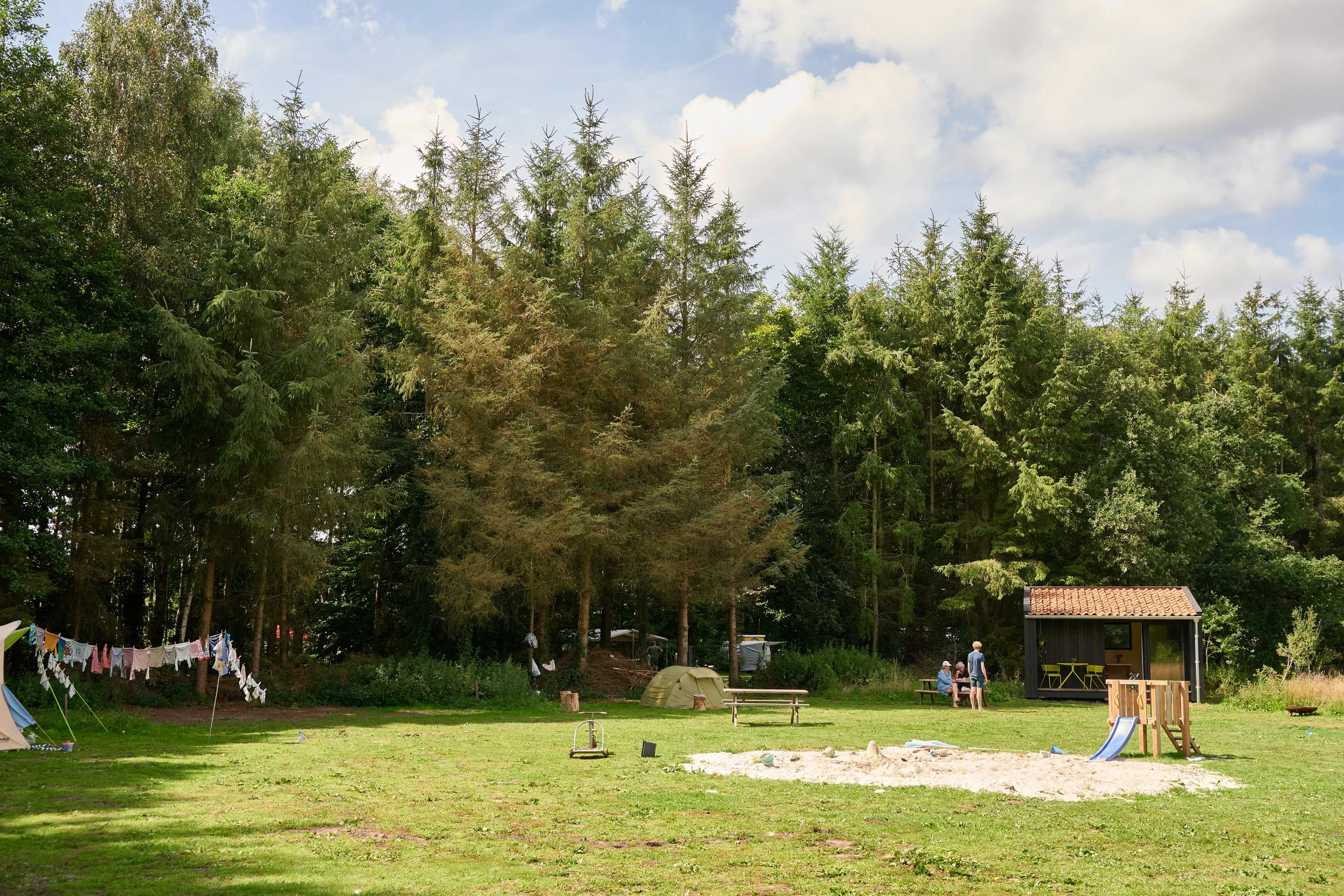 Fruitbos  met zandbak.jpg