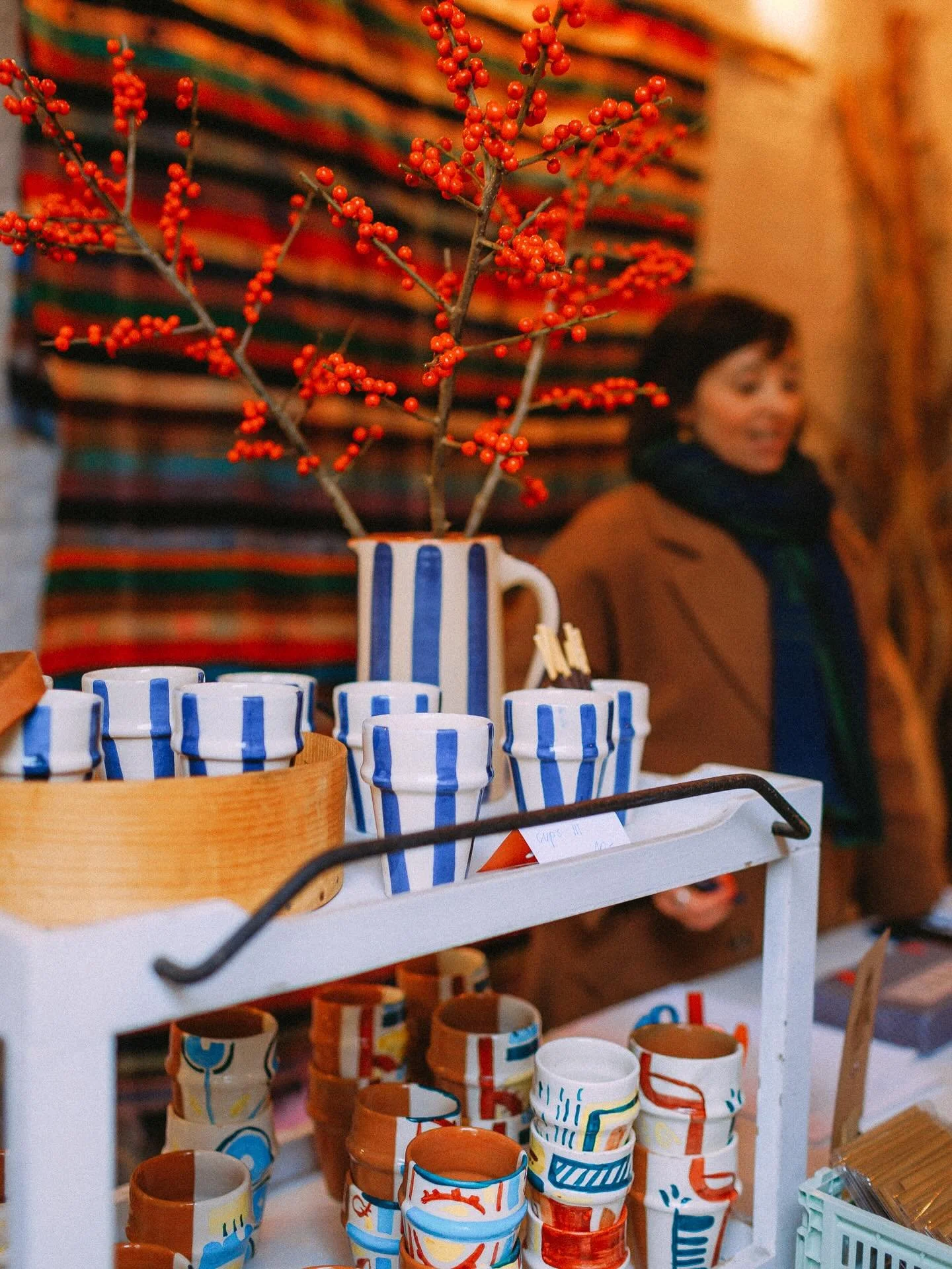 De Xmas Bazar komt er aan, de gezelligste kerstmarkt van Gent: 

🌲een groot terras

🌲food &amp; drinks van @le_botaniste_be

🌲een showroom met alleen maar moois uit Marokko 

🌲boven in het koetshuis vind je de leukste standhouders &eacute;n onze 