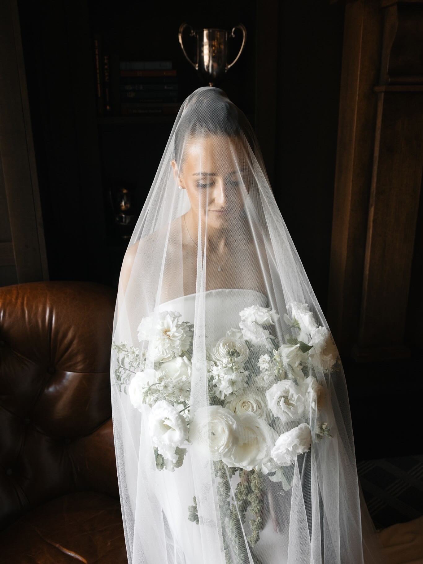 I know I give color a lot of love but white flowers will always have a moment 🤍
⠀⠀⠀⠀⠀⠀⠀⠀⠀
In love with this wedding from start to finish and bride @chards11 was a dream come true from the moment we started planning ✨ 
⠀⠀⠀⠀⠀⠀⠀⠀⠀
PHOTO @lahzehphotogra