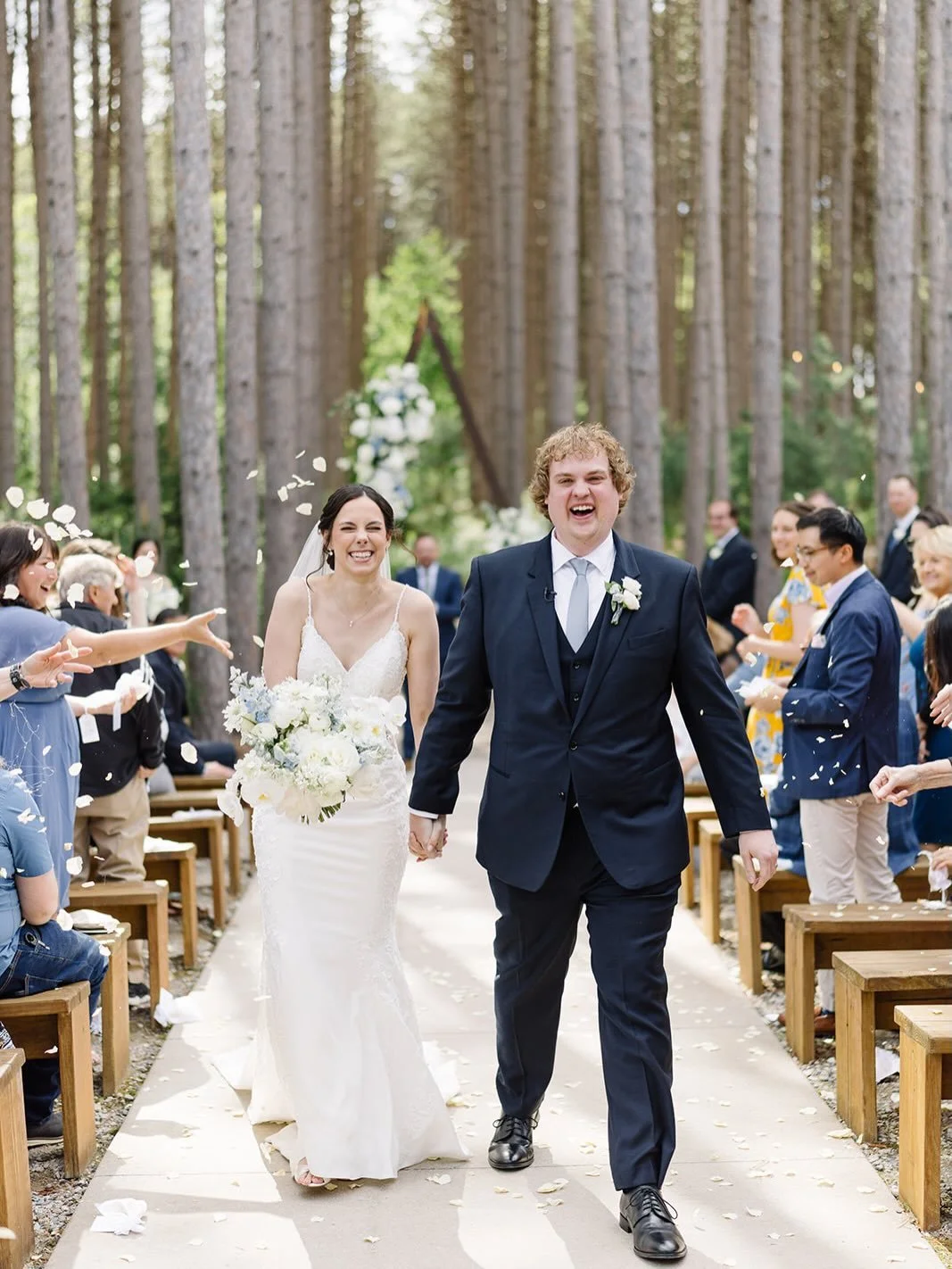Making your walk down the aisle flawless ✨
⠀⠀⠀⠀⠀⠀⠀⠀⠀
PHOTO @shanelongphotography 
VENUE @pinewood.mn 
⠀⠀⠀⠀⠀⠀⠀⠀⠀
Wedding day | MN wedding planner | pinewood weddings | Minnesota Bride
