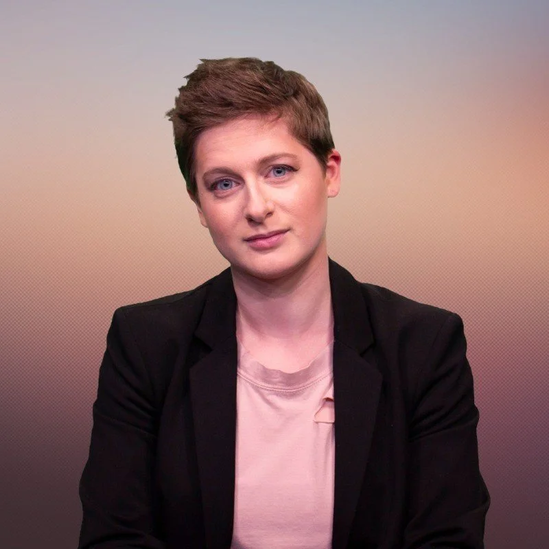 Vi La Bianca Headshot.jpeg