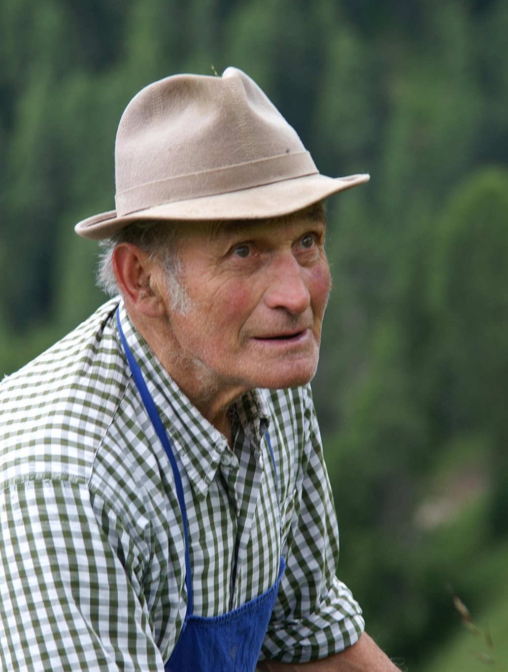 LÄPIELÄMINEN JA KORJAAVA KOKEMUS MUISTISAIRAAN HOIDON TAVOITTEENA