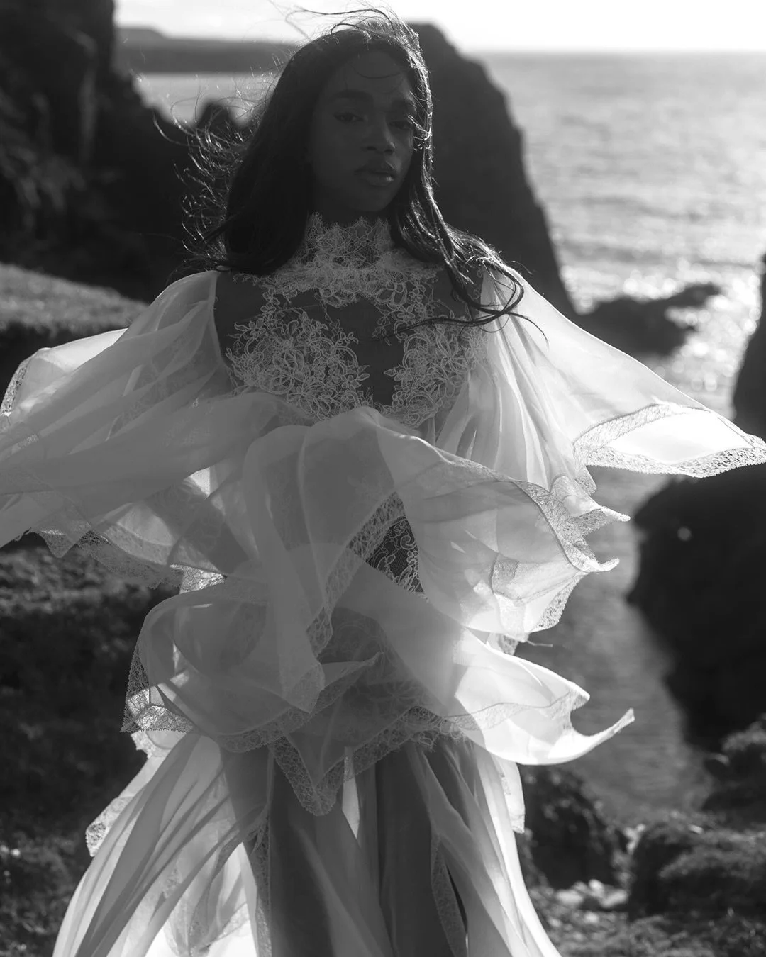 Some of my favourite black and whites from my Other Ireland editorial in Inishbofin 🤍 see the whole editorial on my website 🖤 anouskalovestory.com/wild-irish-wedding-inishbofin alongside full list of creative collaborators to bring this vision to l