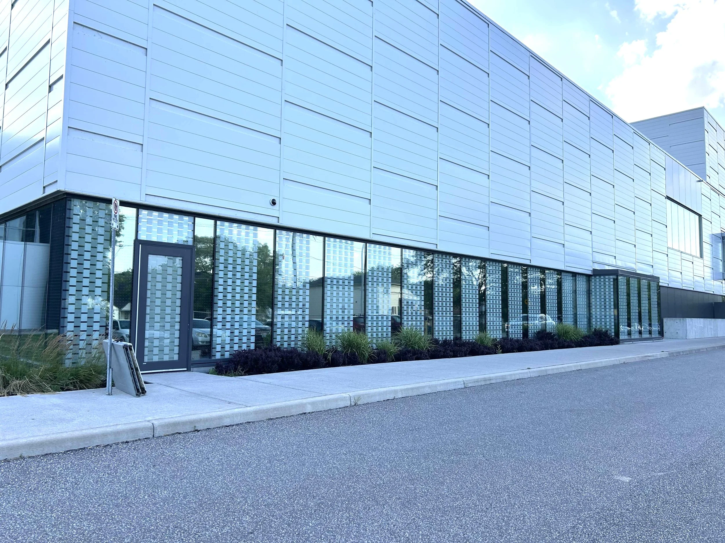 Windsor Pool Exterior_Windsor Window Imaging.jpg