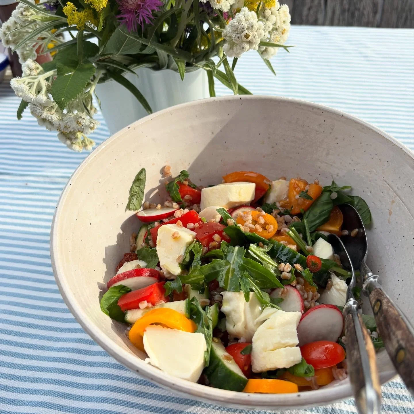 Kulturspannm&aring;l fr&aring;n @malmgard_estate denna g&aring;ng emmergryn. Ett gott tillbeh&ouml;r i sommarsalladen #emmerkorn #emmer #kulturspannm&aring;l #maatiaisvilja #sommarmat #fr&aring;njordtillbord