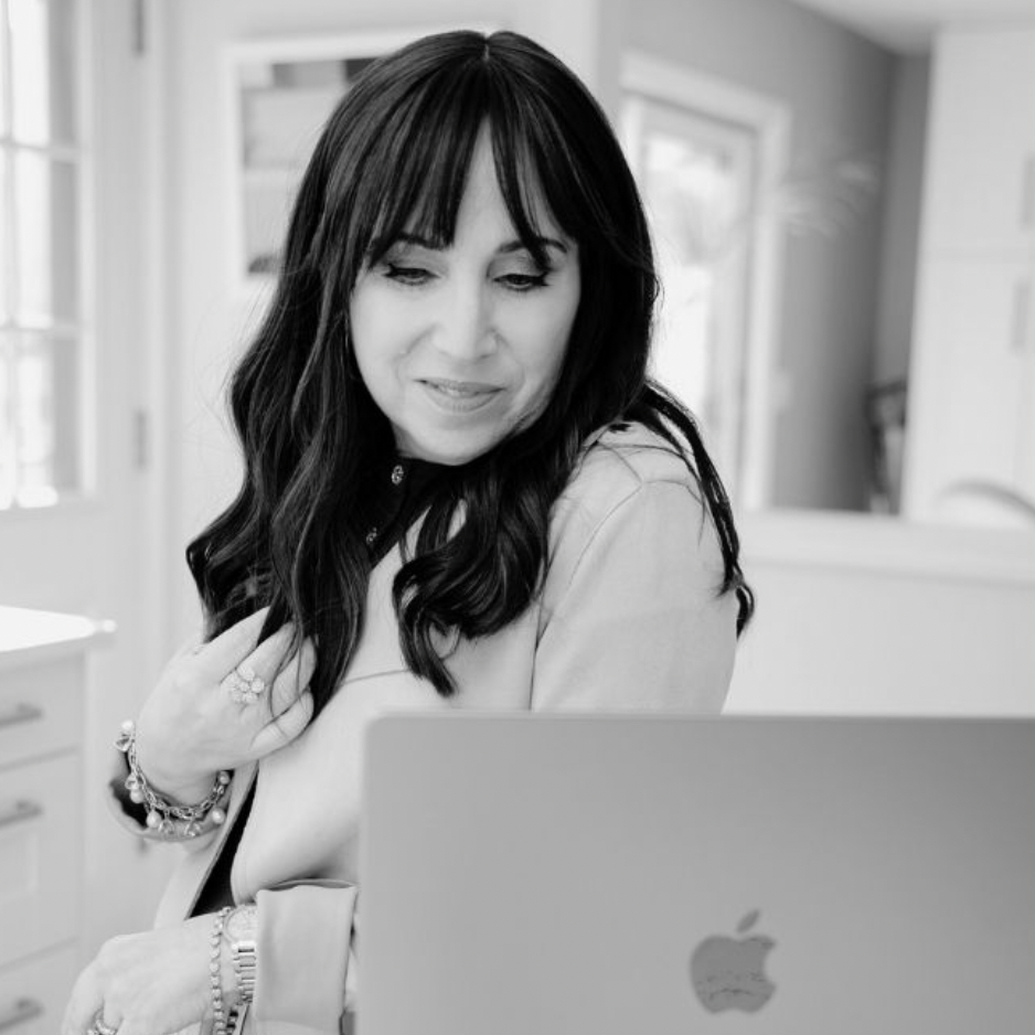 Overwhelmed to empowered: How a veteran 15+ year designer streamlined her business to success