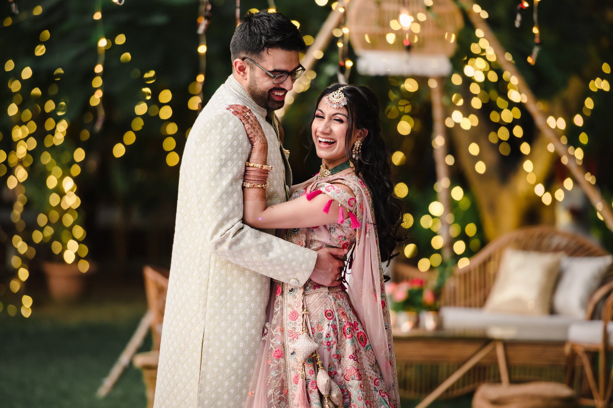 Couple posing on wedding - PixaHive