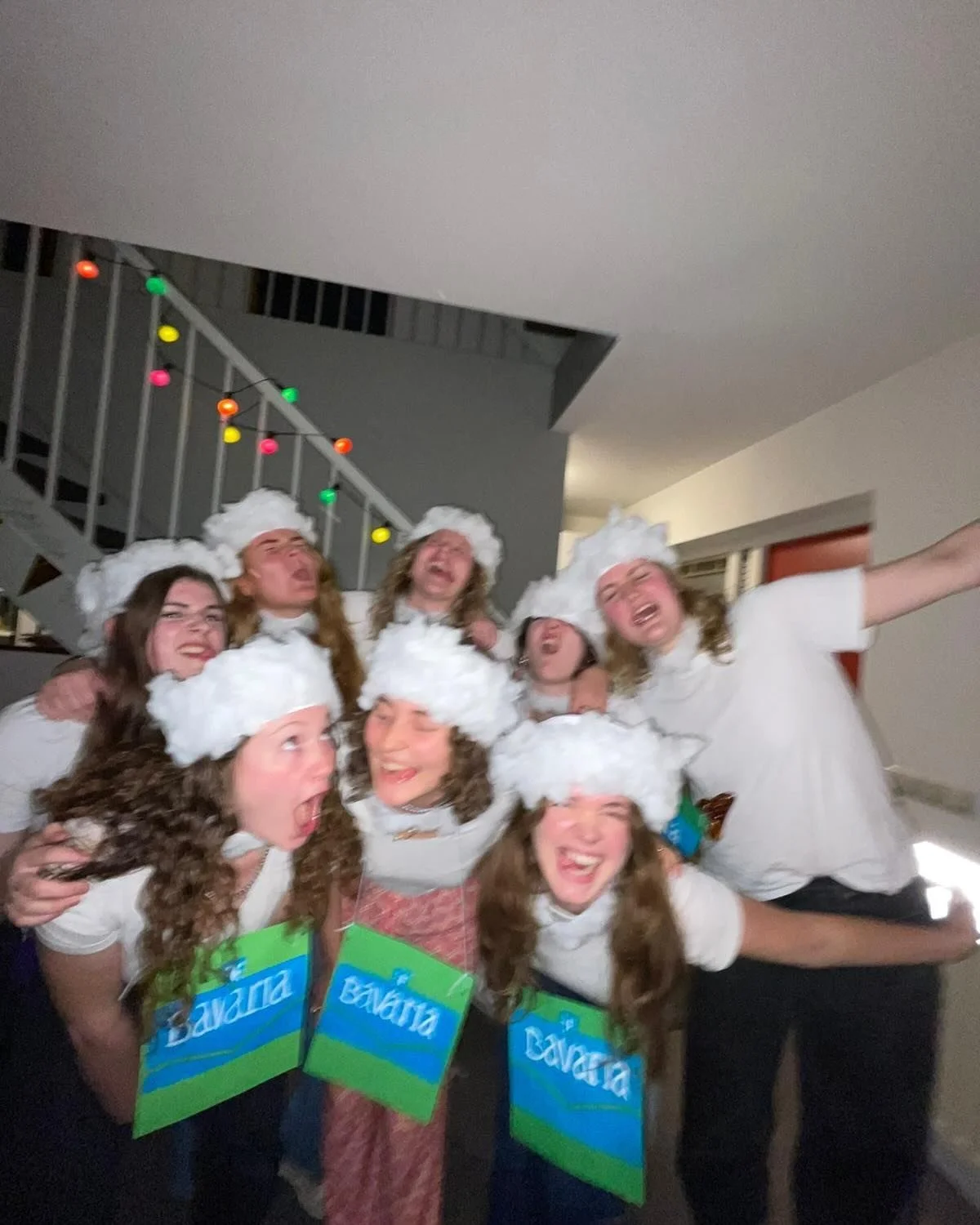 Iets te veel schuim tijdens de Beerleague 🍺🧼🇩🇪#doehetgoedvoordehoed #Joosophetbord #Anton #kanjijweltappen