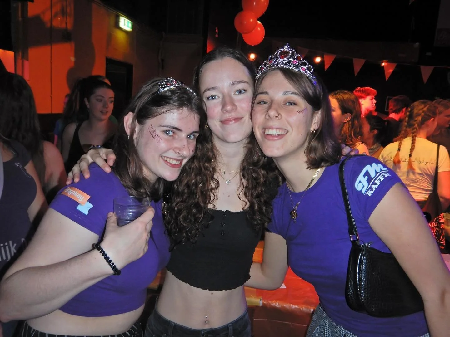 onze jaarlijkse buikschuifavond was weer een successss, bedankt voor het mogelijk maken Isabel #waarompauze?? #heyjijbentnogdroog #vloggenvoordetrouwevolgers #cieaiebedankt #volwassenvrouwennemenextrasokkenmee