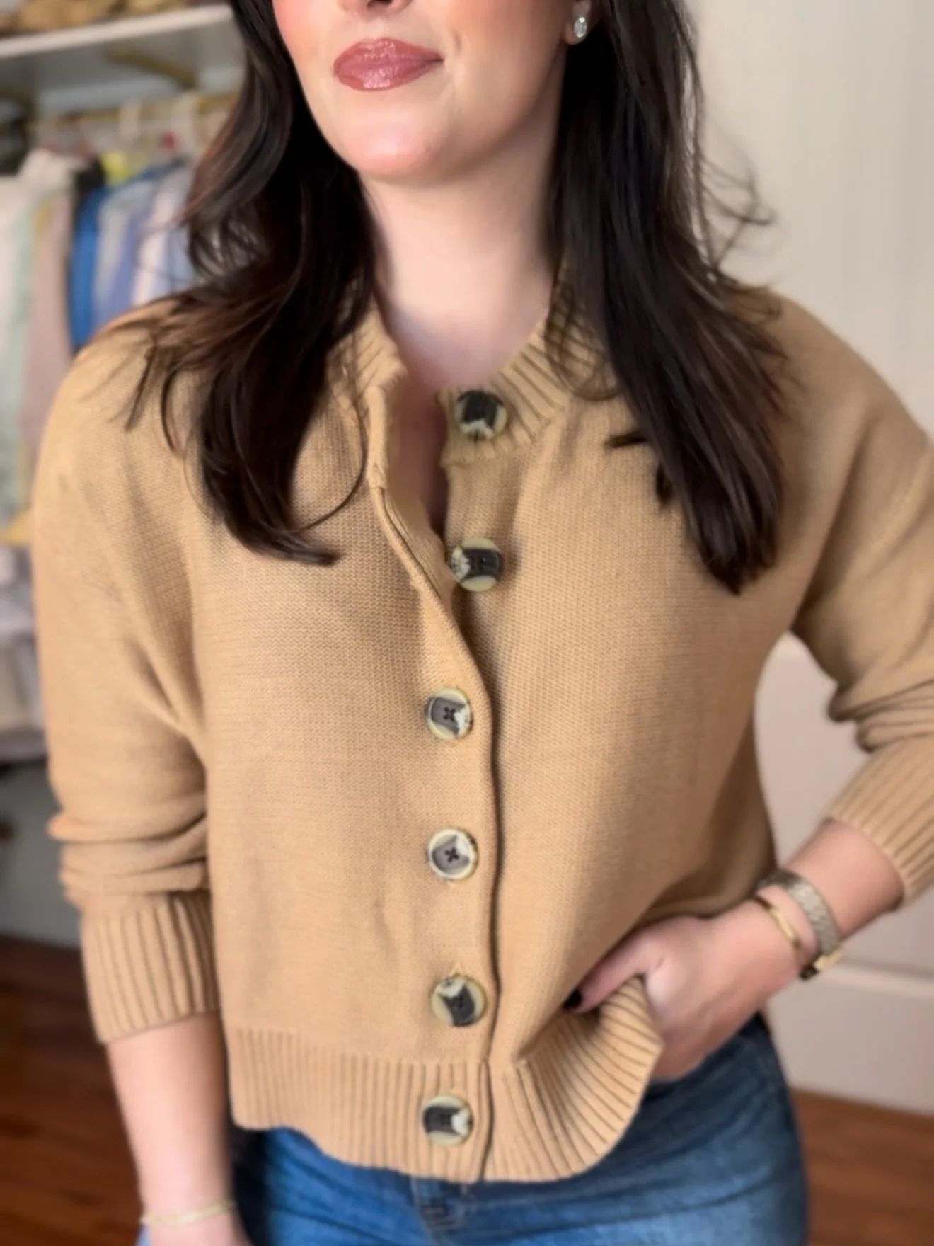 Quince makes effortless fall style easy 🍂 I have loved @onequince quality for years and their new arrivals this Fall are no different. 
What I love most about Quince is how they align with everything I value + share here: clothing made with high-qu
