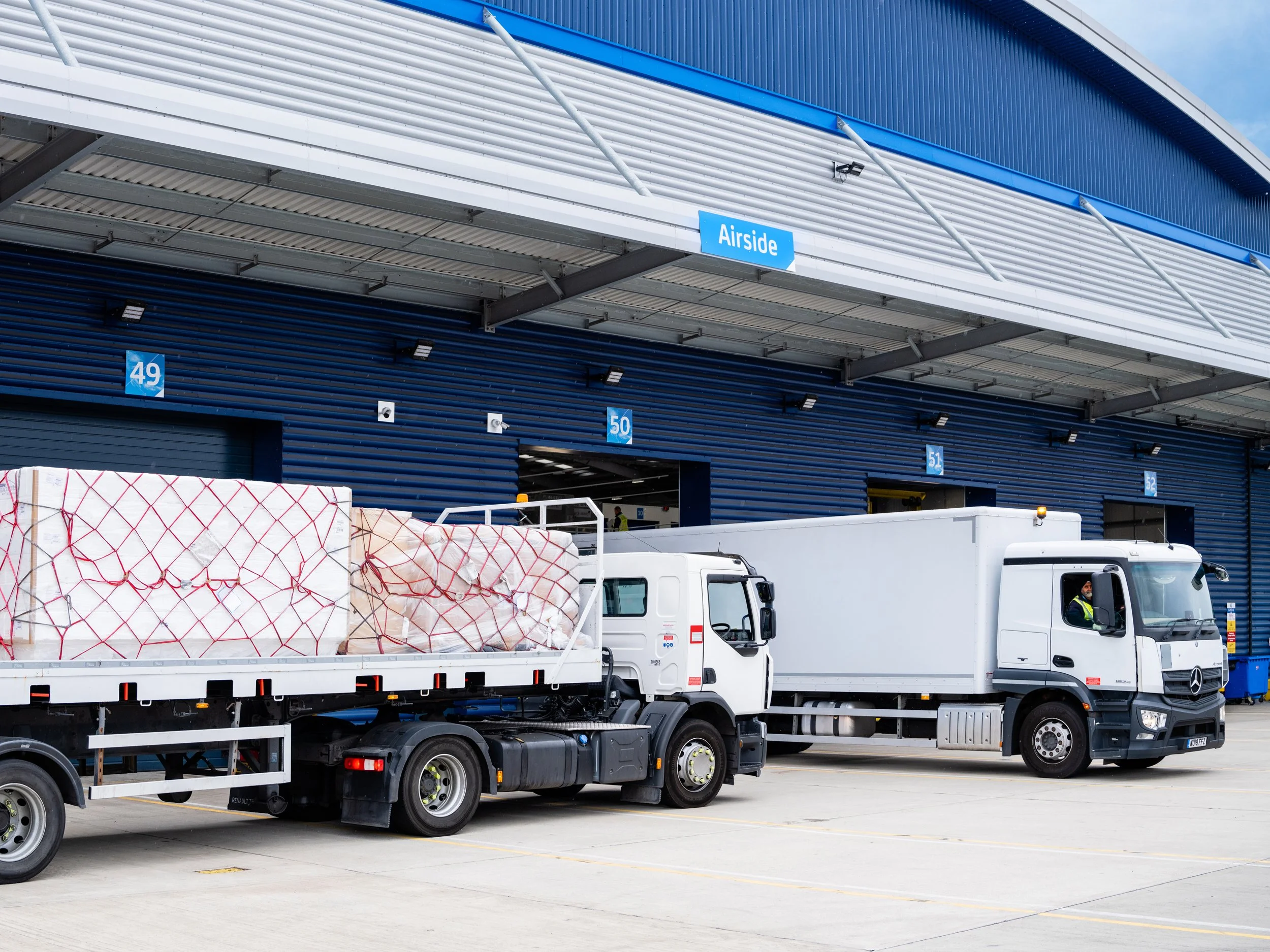 LAIRDKAY_VIRGINATLANTICCARGO_ 1-1 FINAL.jpg