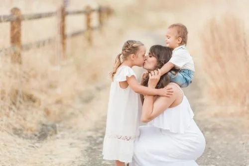 Brentwood-Family-Photographer-Motherhood_0042-500x334.jpg