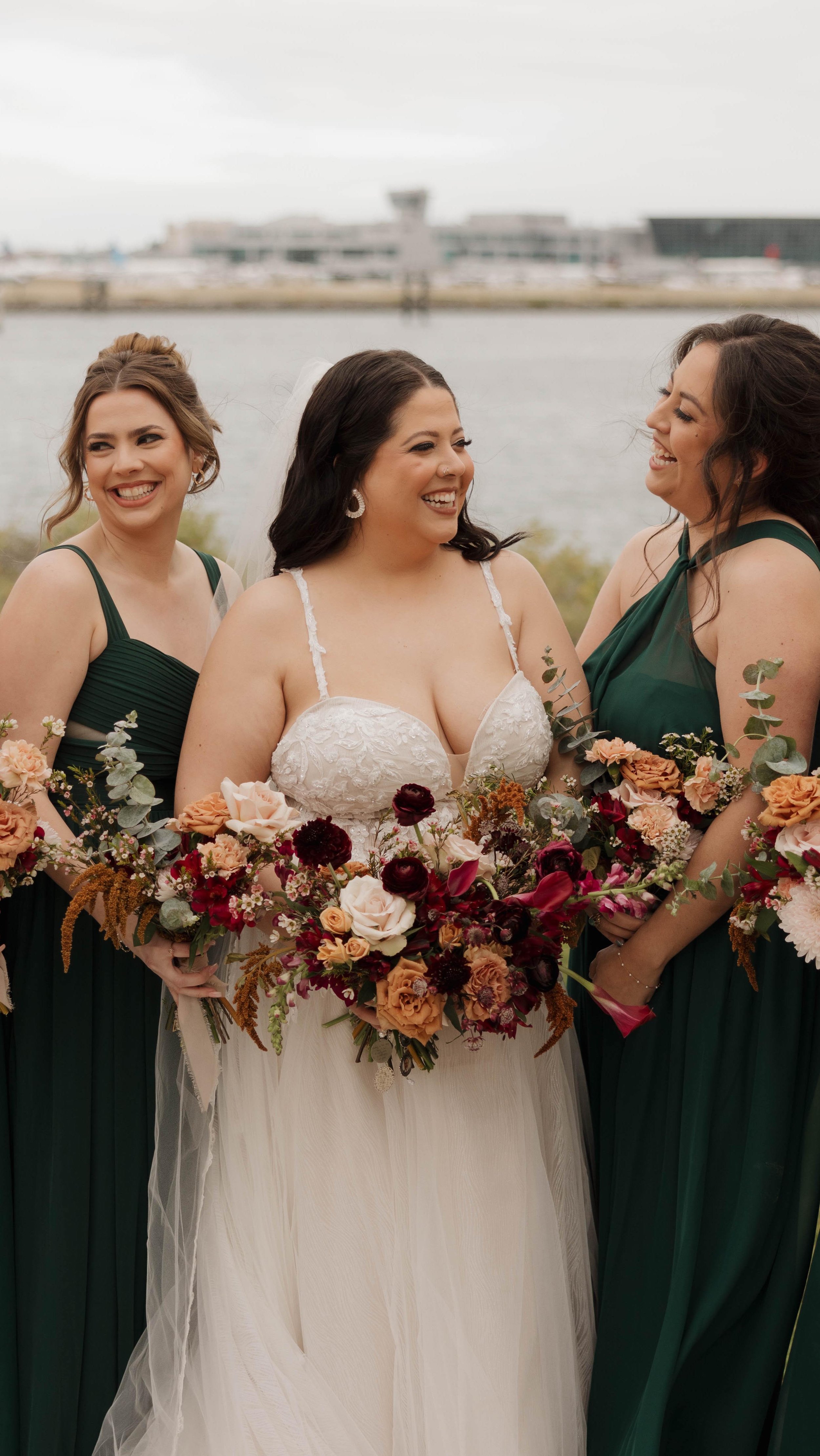 Fun times at brick in San San Diego for Lilly and Trevor! This arch was a fun shape to flower!
Venue brick
Planning: @bloomingvillaco
Photo: @ravenberlinphoto , @meggyweggyphotography
Floral assistant: @arwennelizabeth