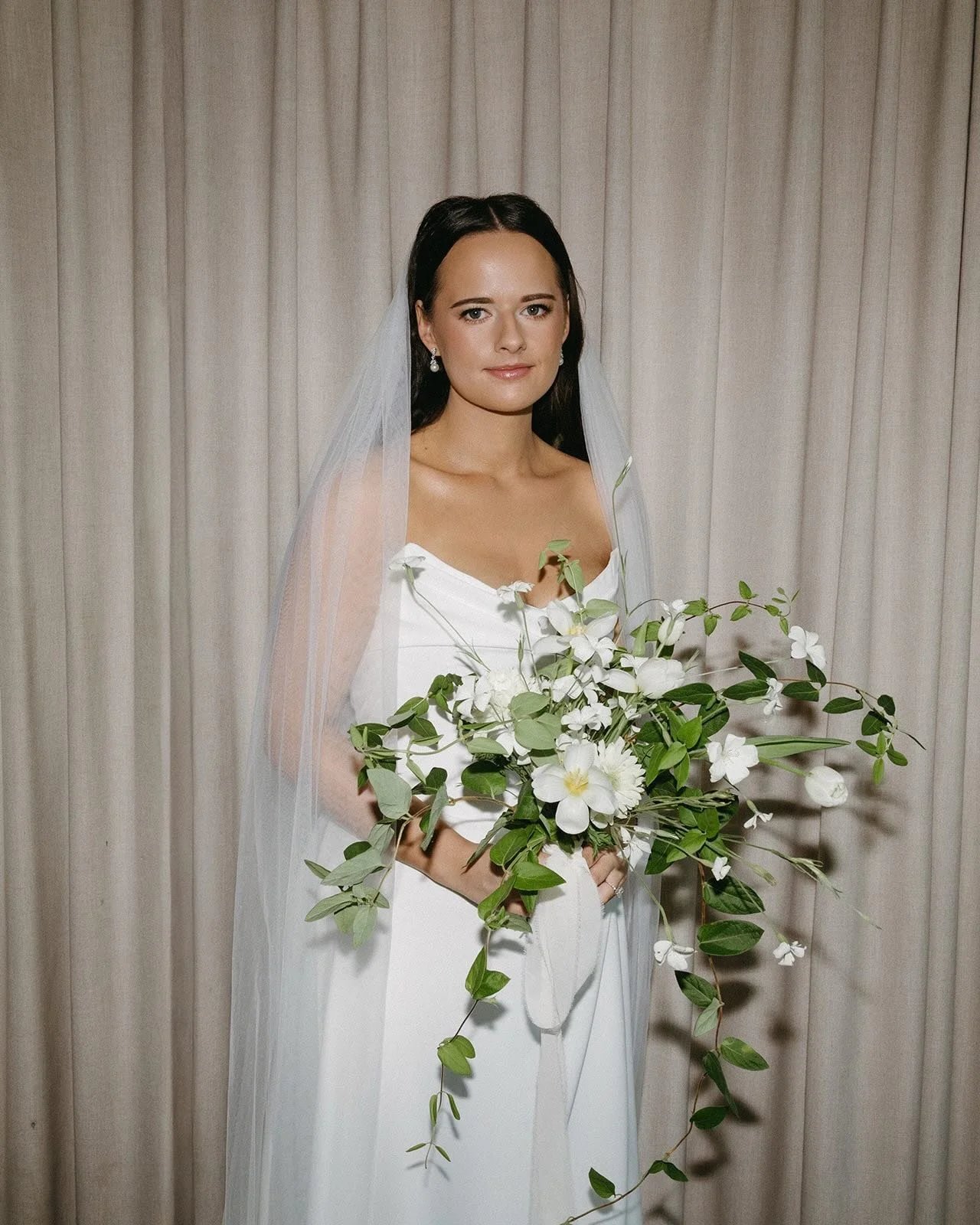 bridal bouquet for Kayla 

Planning: @j.downing_ 
Planning assistant: @rendezvu.events 
Photography: @michellealexandraphoto 
Content: @theveriteedit 
Venue: @monserateweddings 
Cake: @lemonbar.bakery 
Content: @theveriteedit 
DJ: @lovetapdjs 
Dress:
