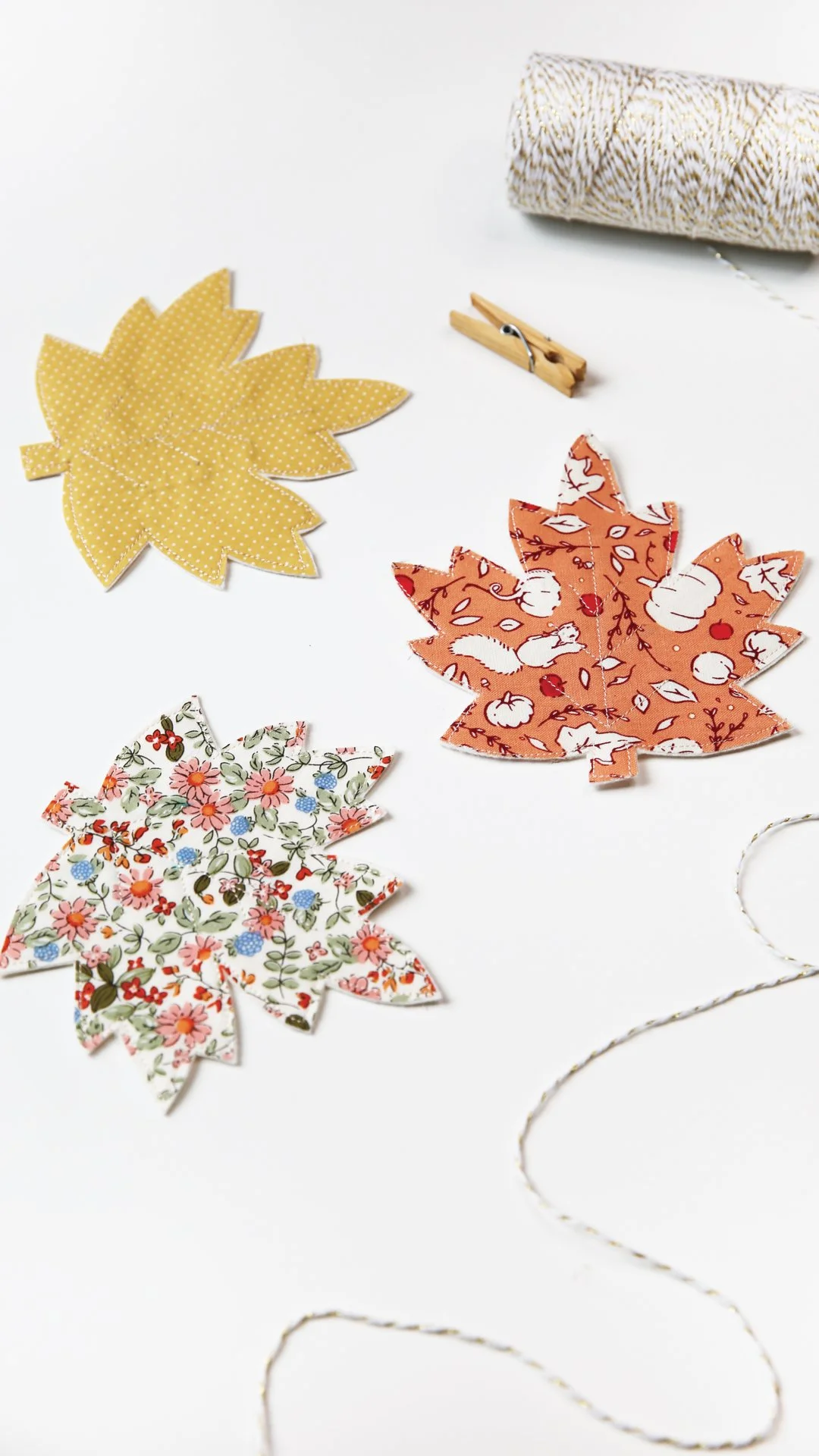 1_FB-Reel-DIY-Leaf-Garland.jpg