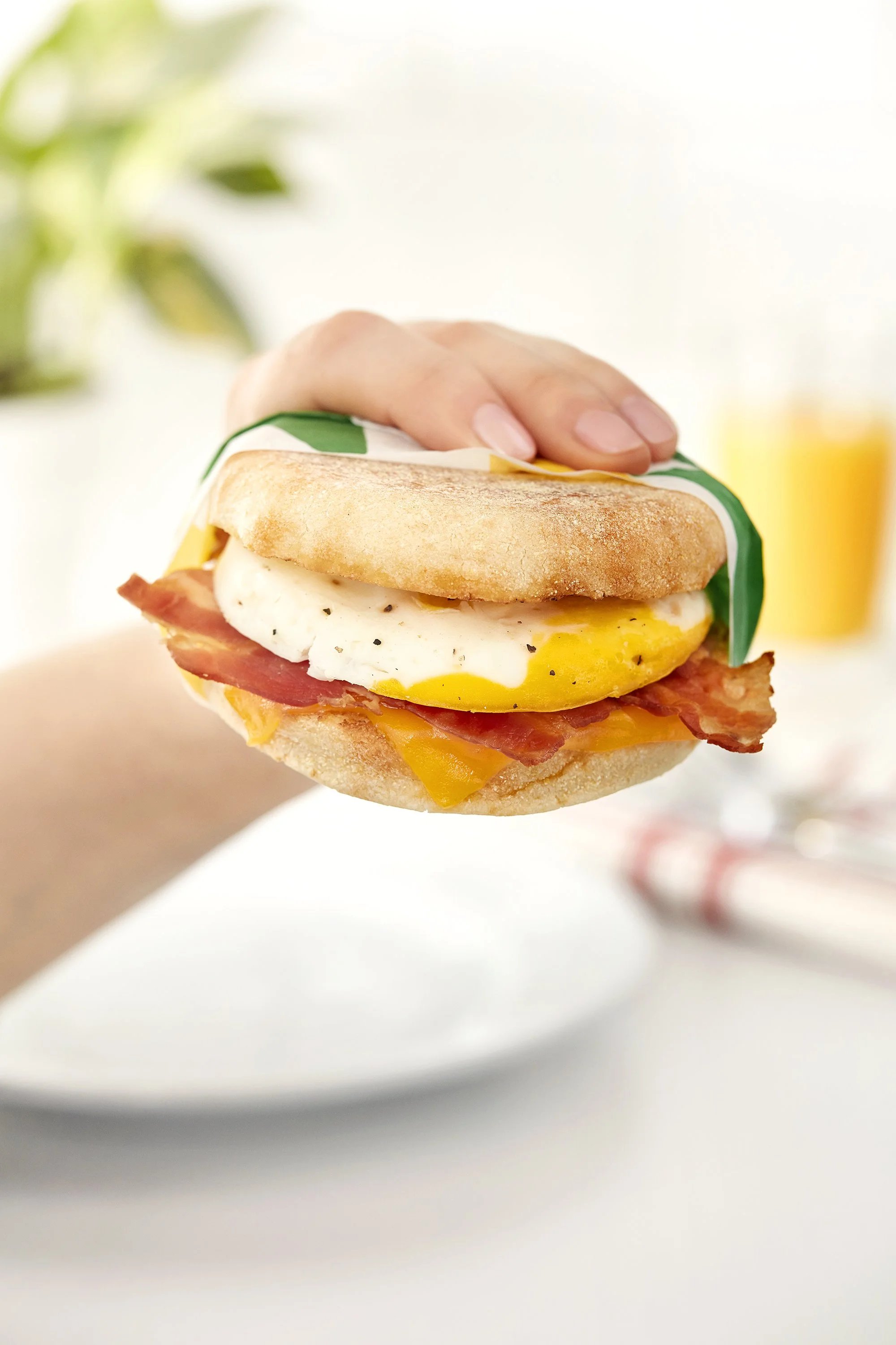 1_english muffin egg bacon_6121.jpg