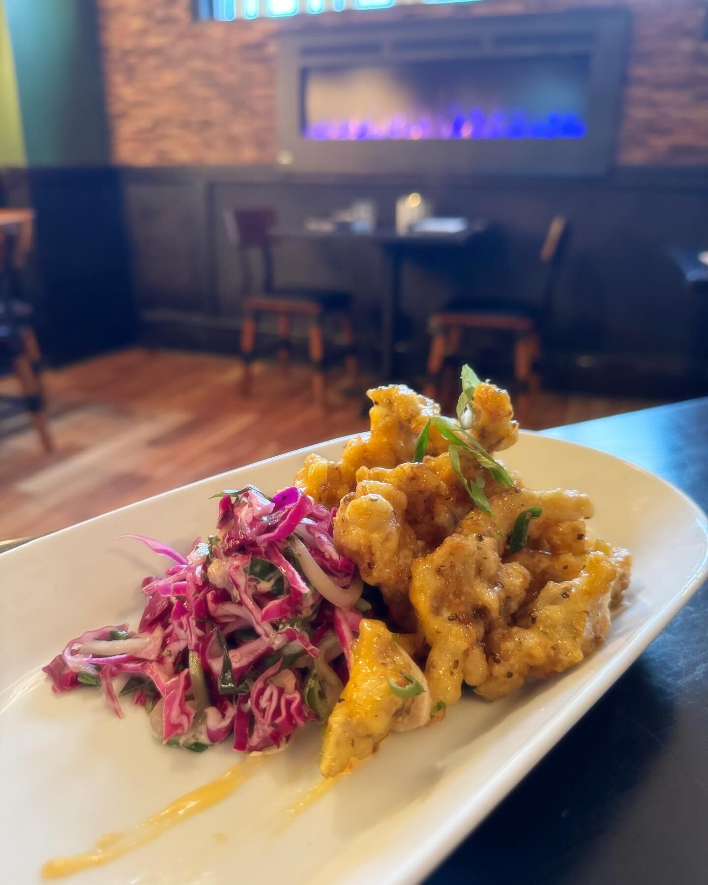 Cozy up by the fire and enjoy one of this week&rsquo;s Specials!
📸 Bang Bang Oyster Mushrooms 
🧑&zwj;🍳 @chef.mmontini 

**
**
**
**
**
**
**
#nicoles #nicolesrestaurant #special #specials #weeklyspecials #italian #italianrestaurant #albany #albany
