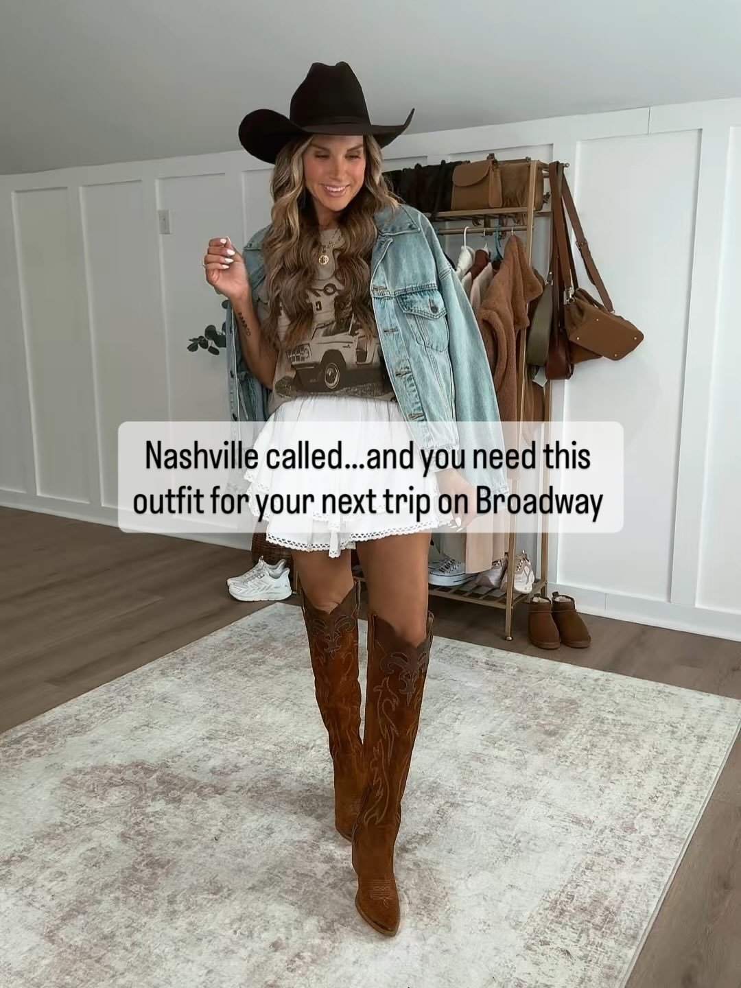Nashville called&hellip; and these boots answered 🤠✨

The kind of outfit that makes you feel like her the second you put it on&mdash;effortless, a little western, and ready for a full weekend of music, shopping, and late-night memories. But let&rsqu