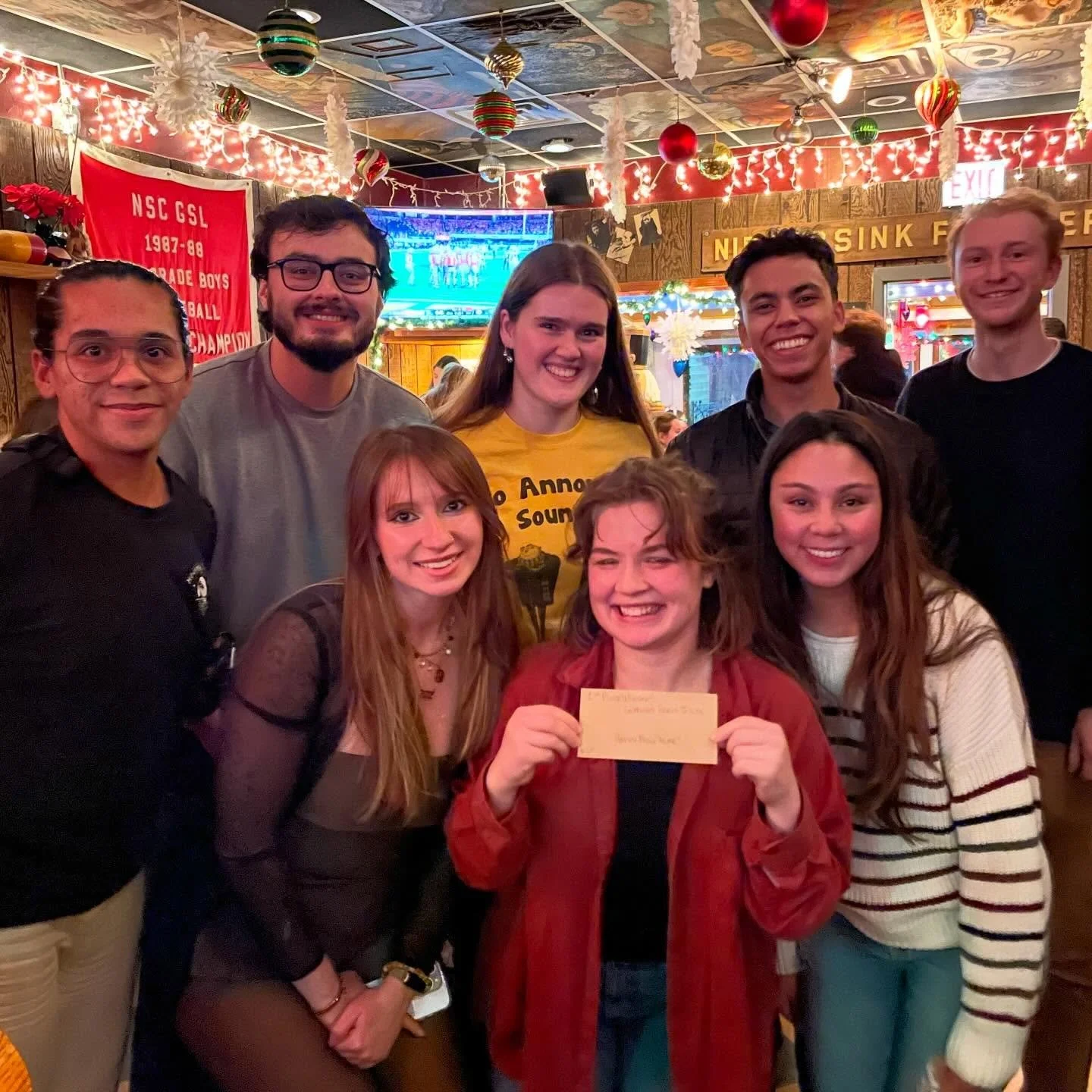 Happy New Year and congratulations to our cash prize winners! 

85 people chose to celebrate the new year with us at Guthries, and we appreciate each and every one of you. 

Happy 2026 to all 🎉

#windycitytrivia #trivia #chicago #chicagotrivia #bart