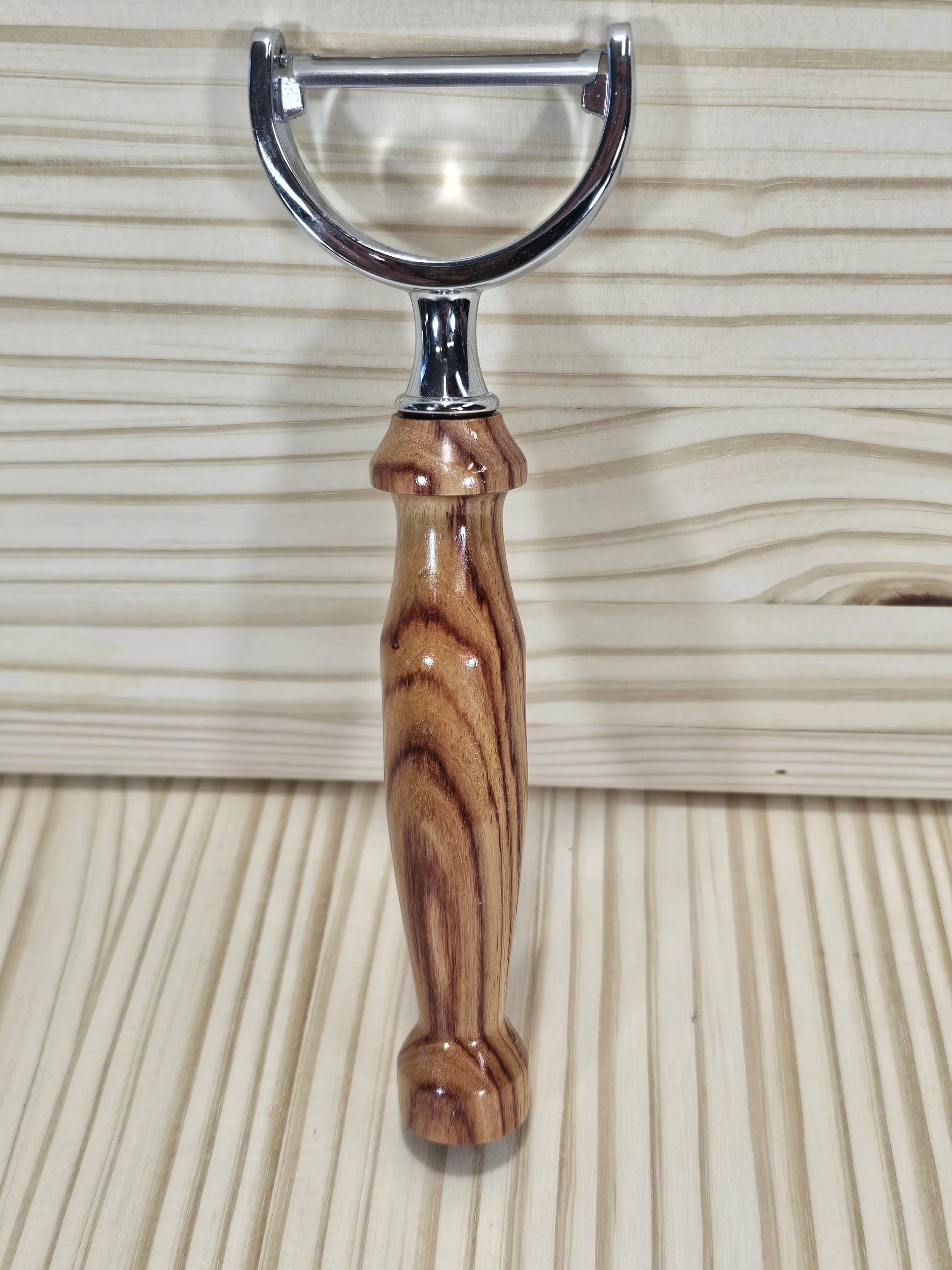 Vegetable Peeler with Tulipwood Handle