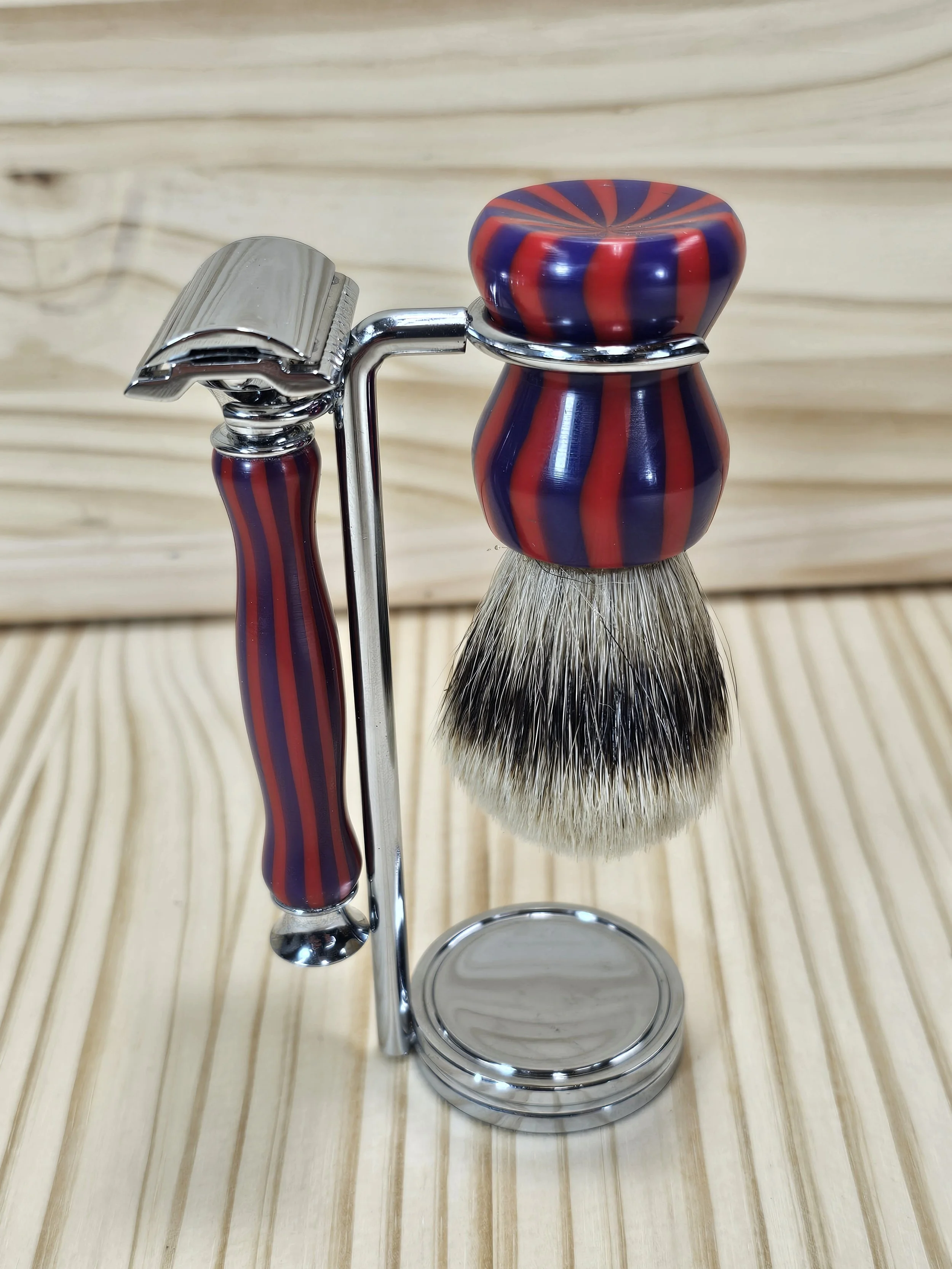Double Edge Safety Razor & Brush Set with Red & Blue striped Polyresin