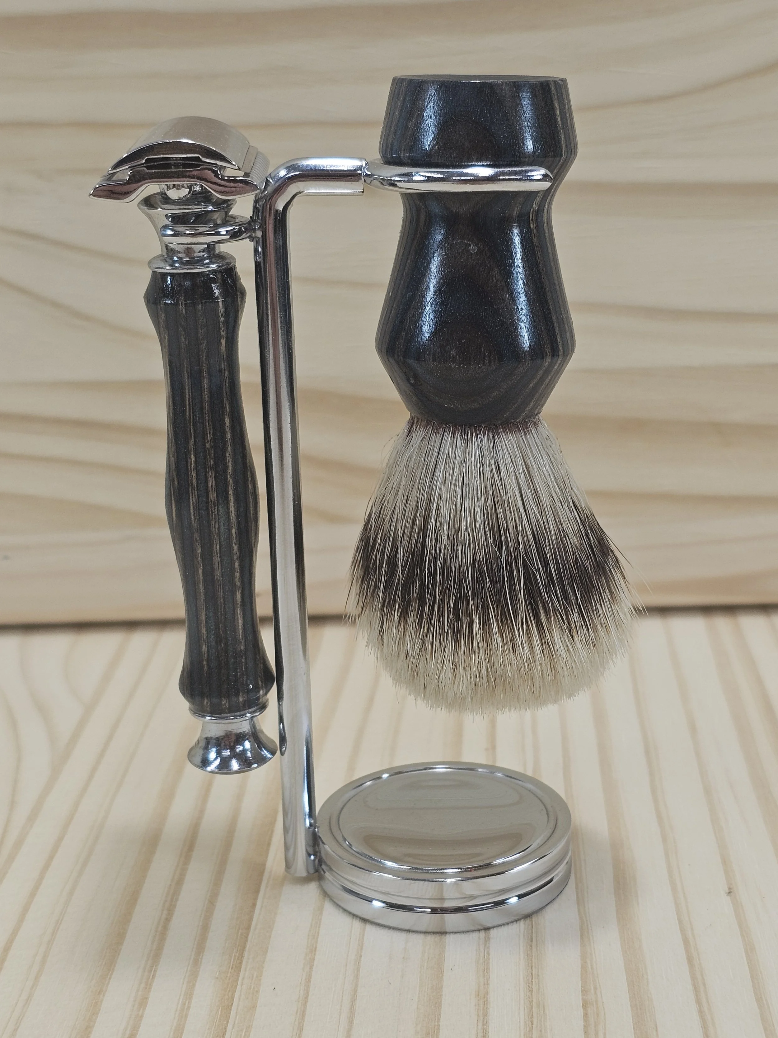 Double Edge Safety Razor & Brush Set with Dark Aqua SpectraPly handles