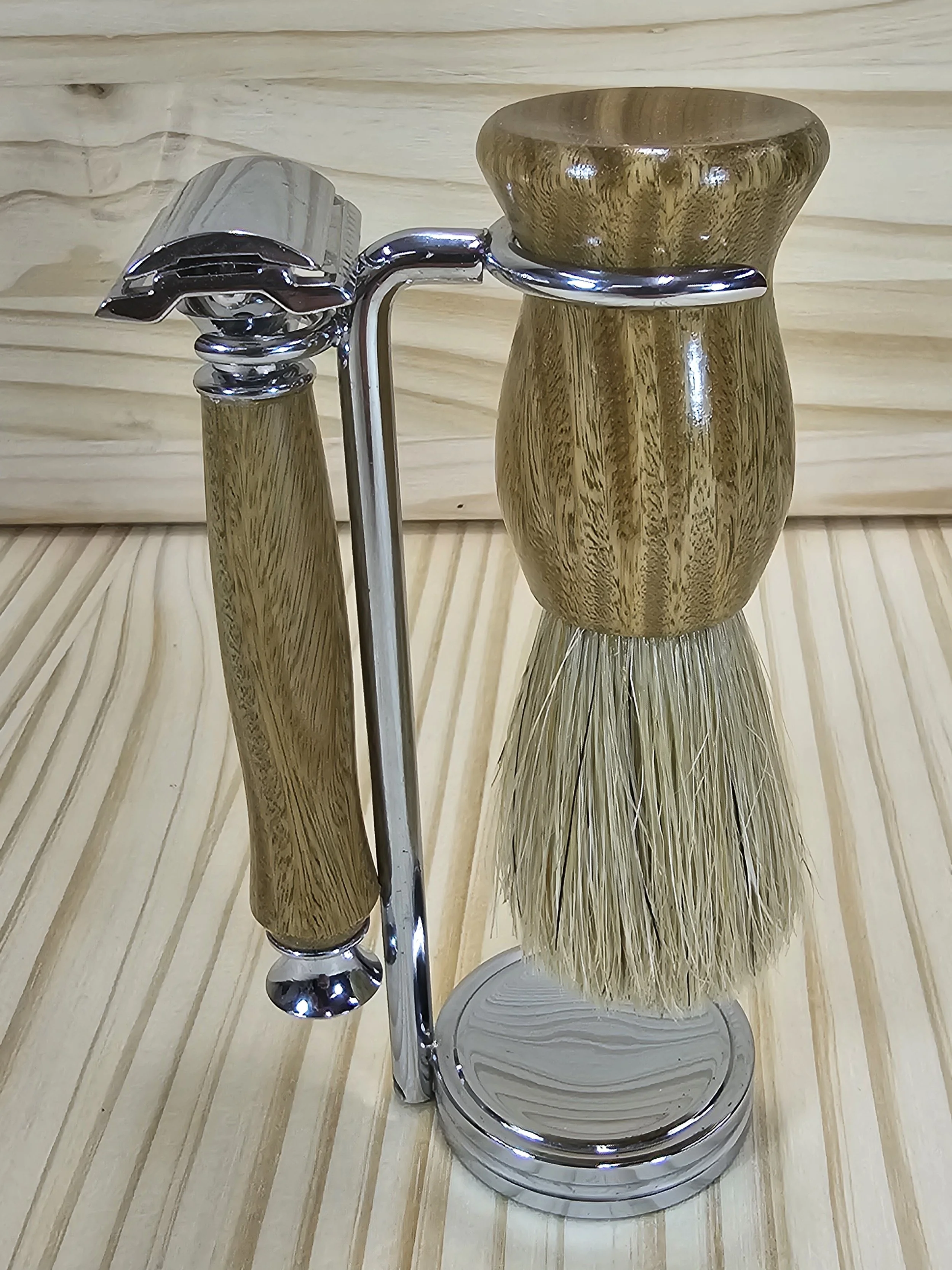 Double Edge Safety Razor & Brush Set with handles of Lignum Vitae