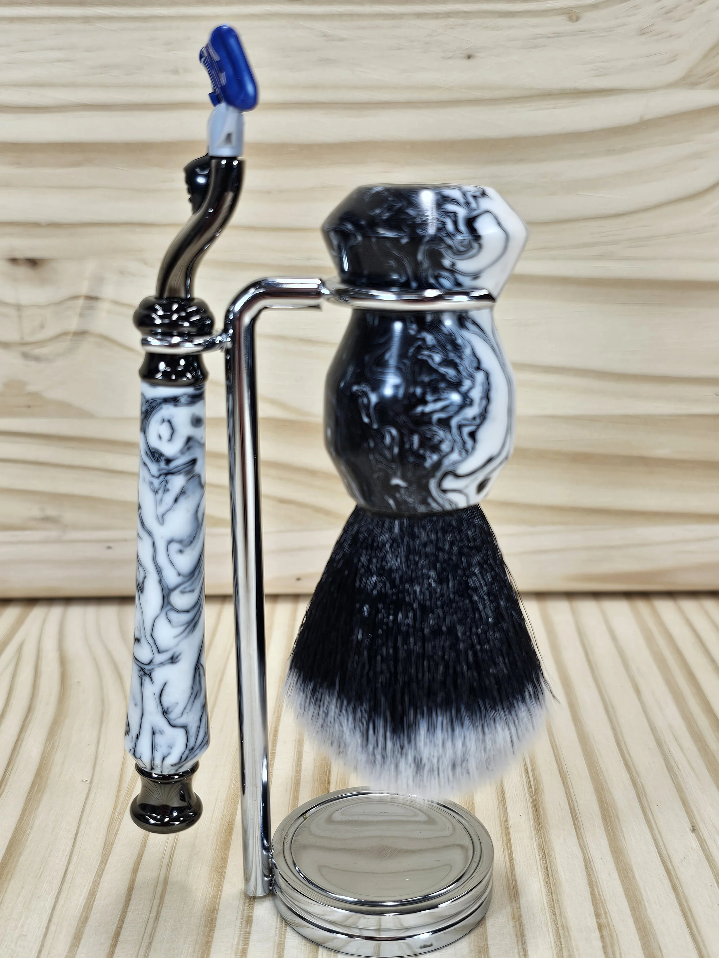 Mach3 Cartridge Razor & Brush Set with black & white marbled polyresin handles