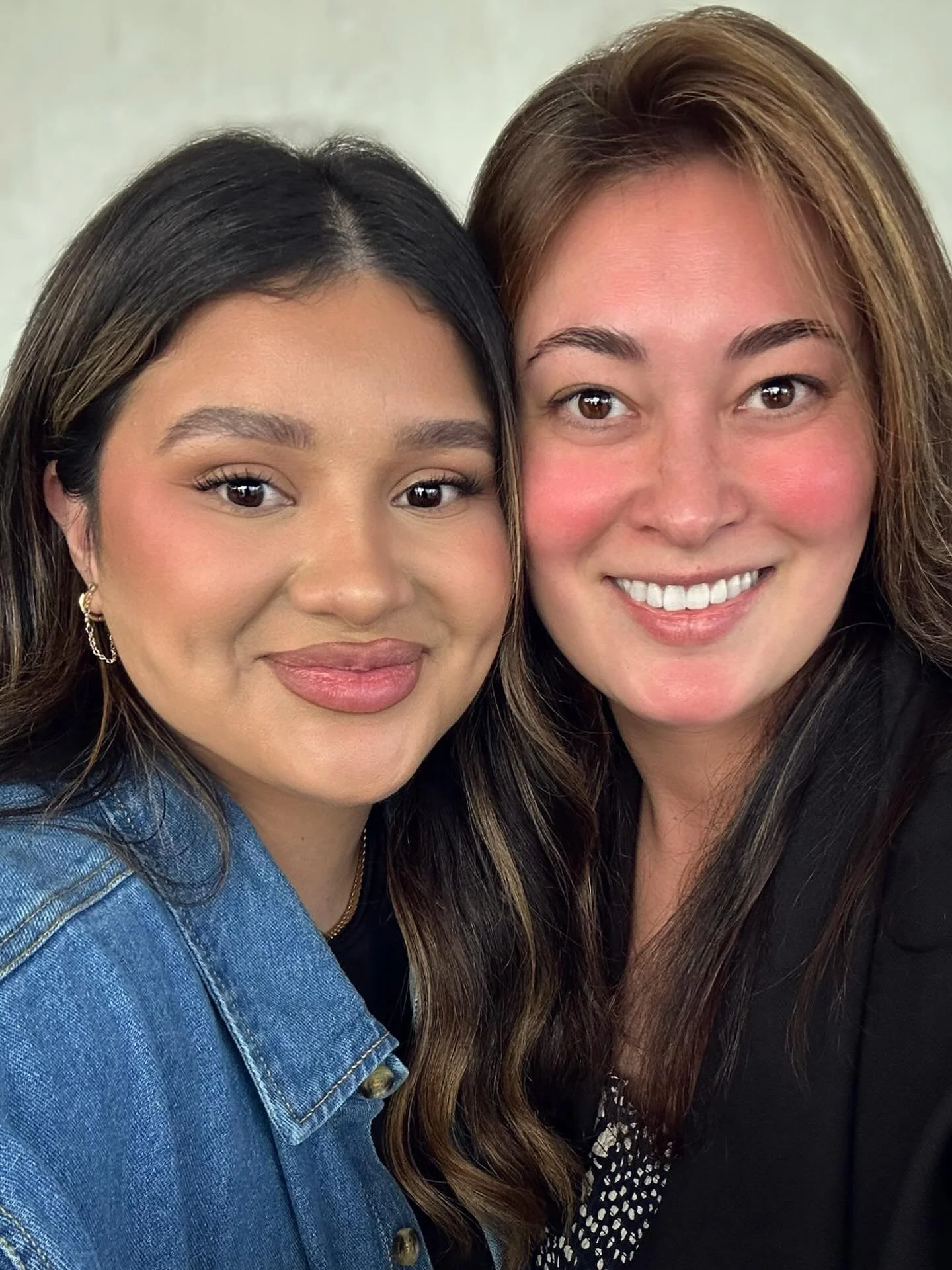 Had such an amazing day learning from the talented and sweet @adrianamejiamakeup Hands on training tomorrow with my most beautiful friend and model @rachelrenna 😍