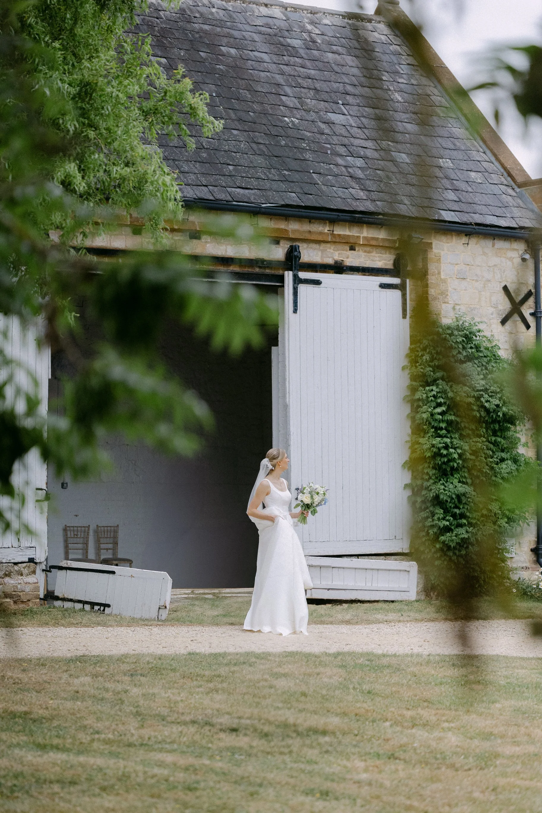 ChloeCaspianTrinityChurchLongbourneEstateWeddingInChloeBarn.jpg