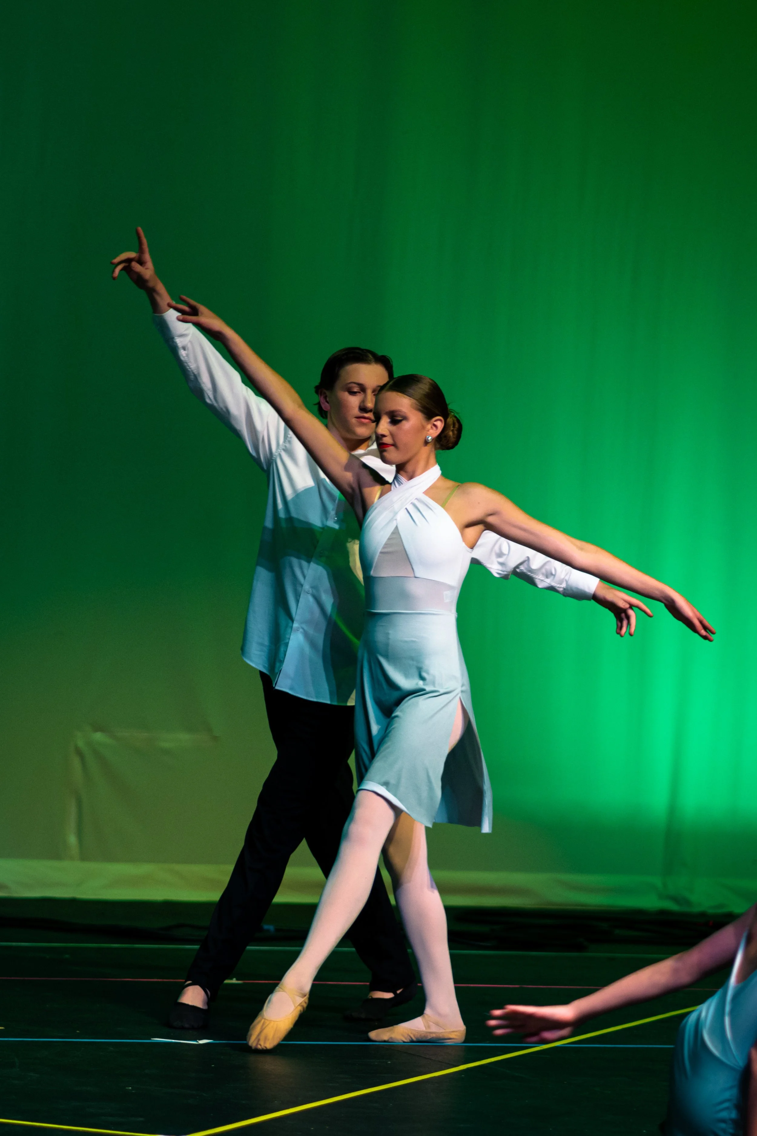 Ballet 101 Monday 12-18 (30min)- S2