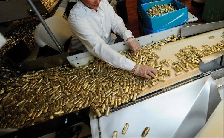 Almond Roca® production.