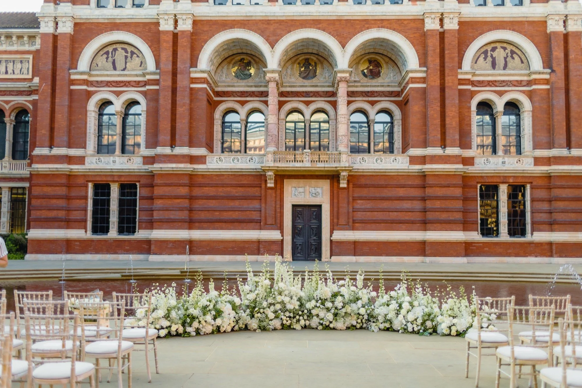 victoria-albert-museum-john-madejski-garden-wedding-ceremony.jpg