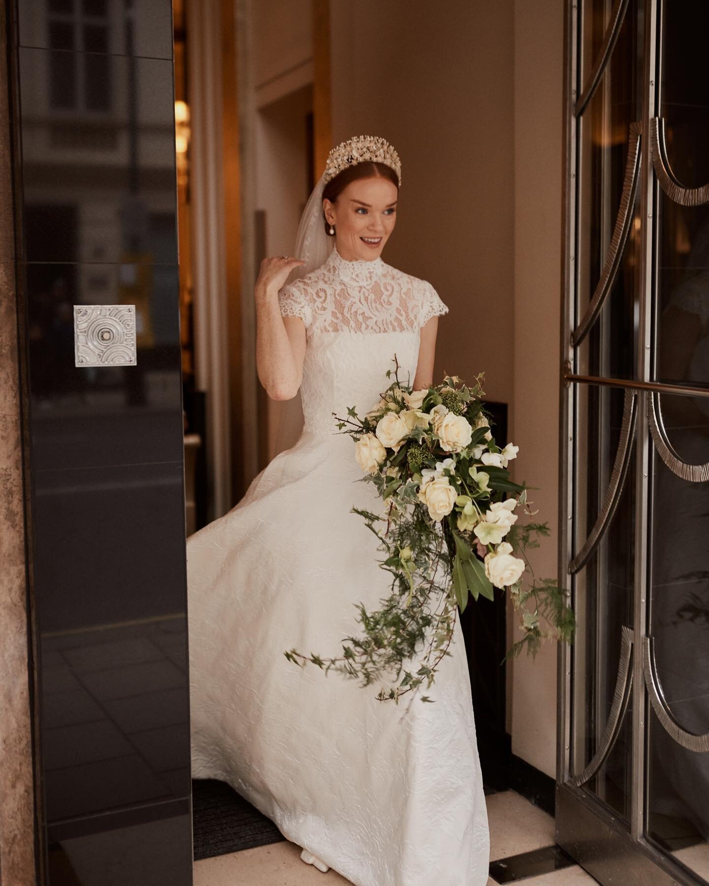 Lucia looking resplendent as she left Claridge&rsquo;s to marry Edward at Farm Street Church. One of my favourite moments this year for sure and a magical day!

Photography @benjaminwheeler 
Videography @arrankenny
Venues @farm_street_church and Savi