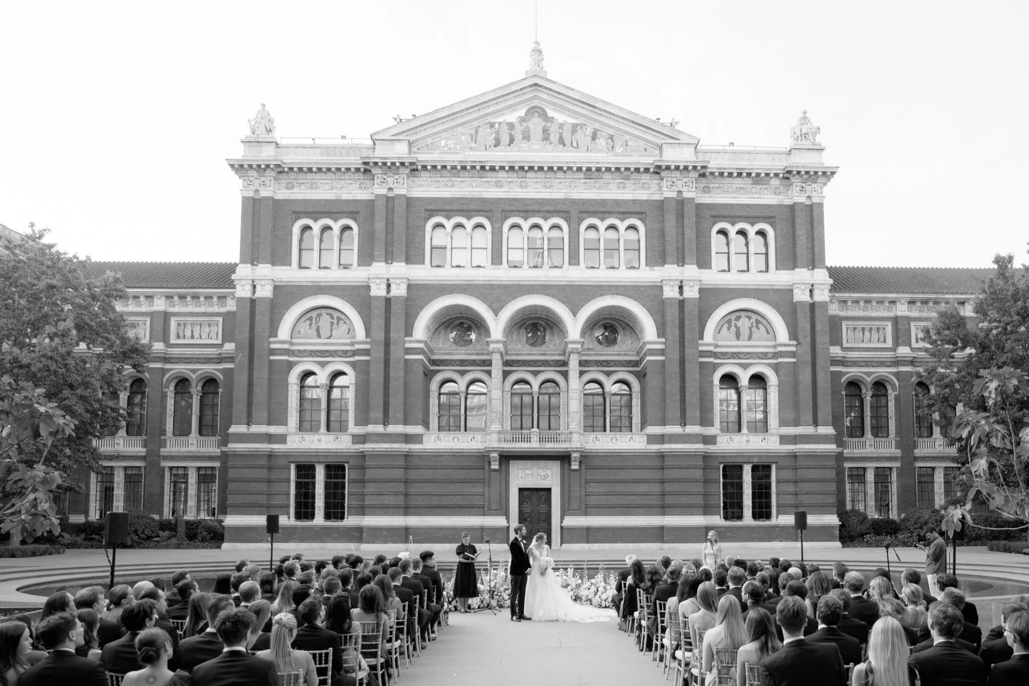 all-white-victoria-albert-museum-wedding-london-14.jpg
