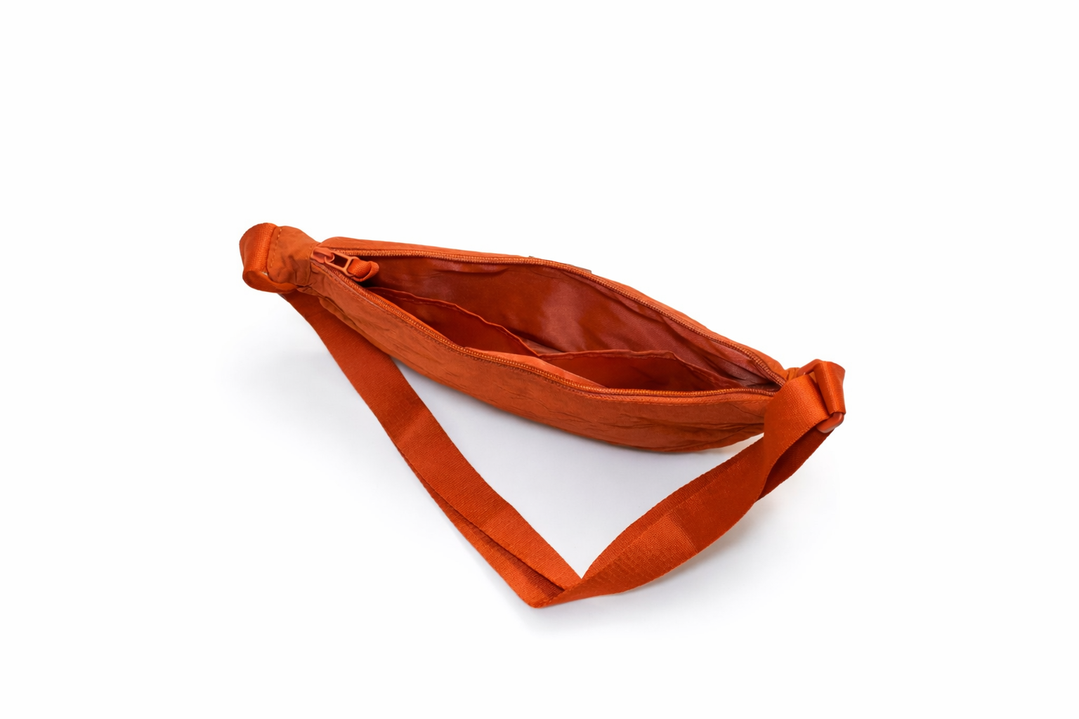 Ember Bagg Inside.png