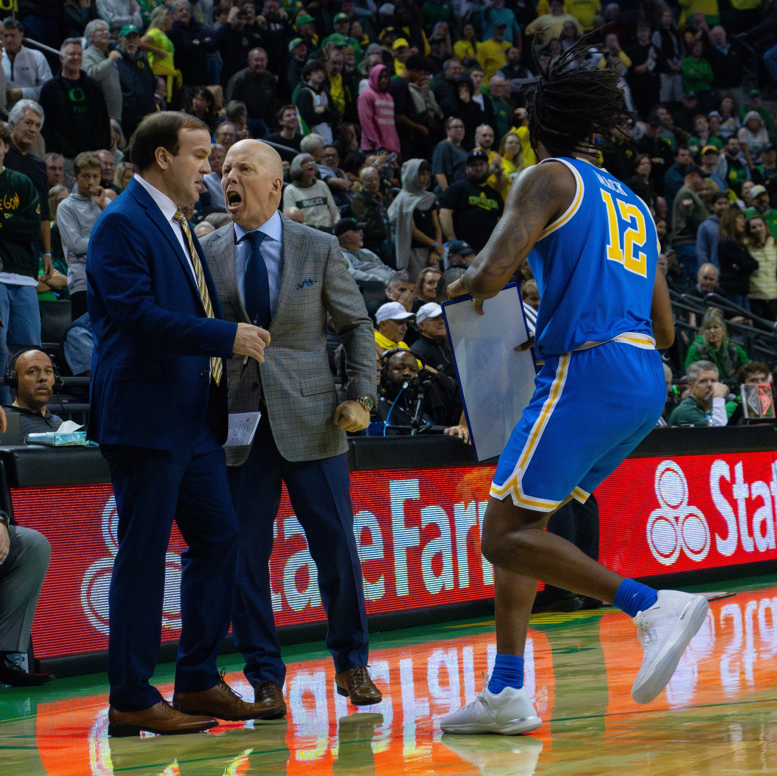 UO vs UCLA Men's Basketball 12:08_Emanciu19.jpg