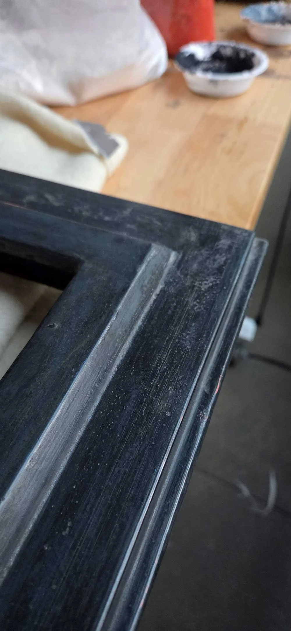 Polished distemper paint