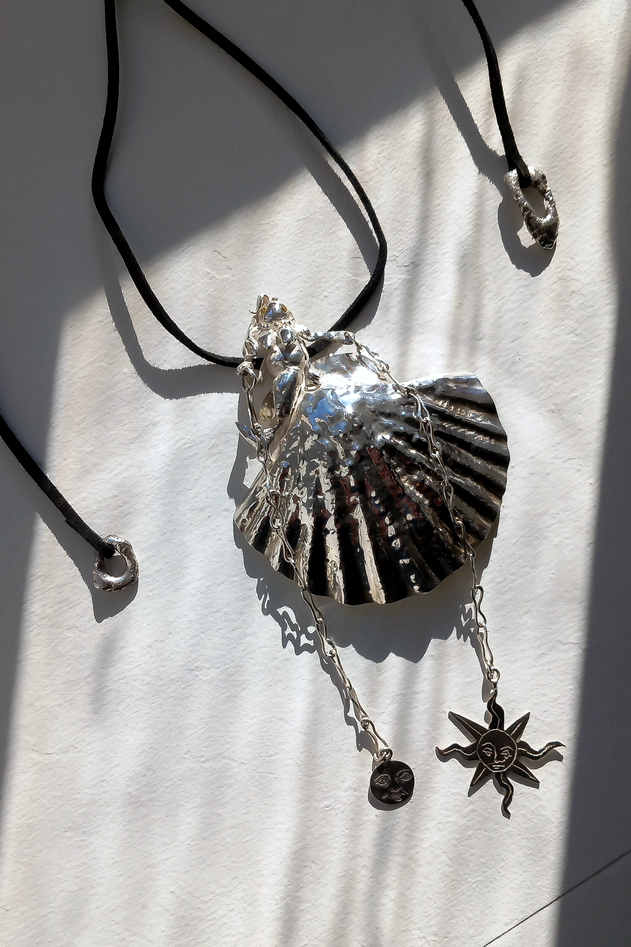 "VENUS" SILVER PENDANT