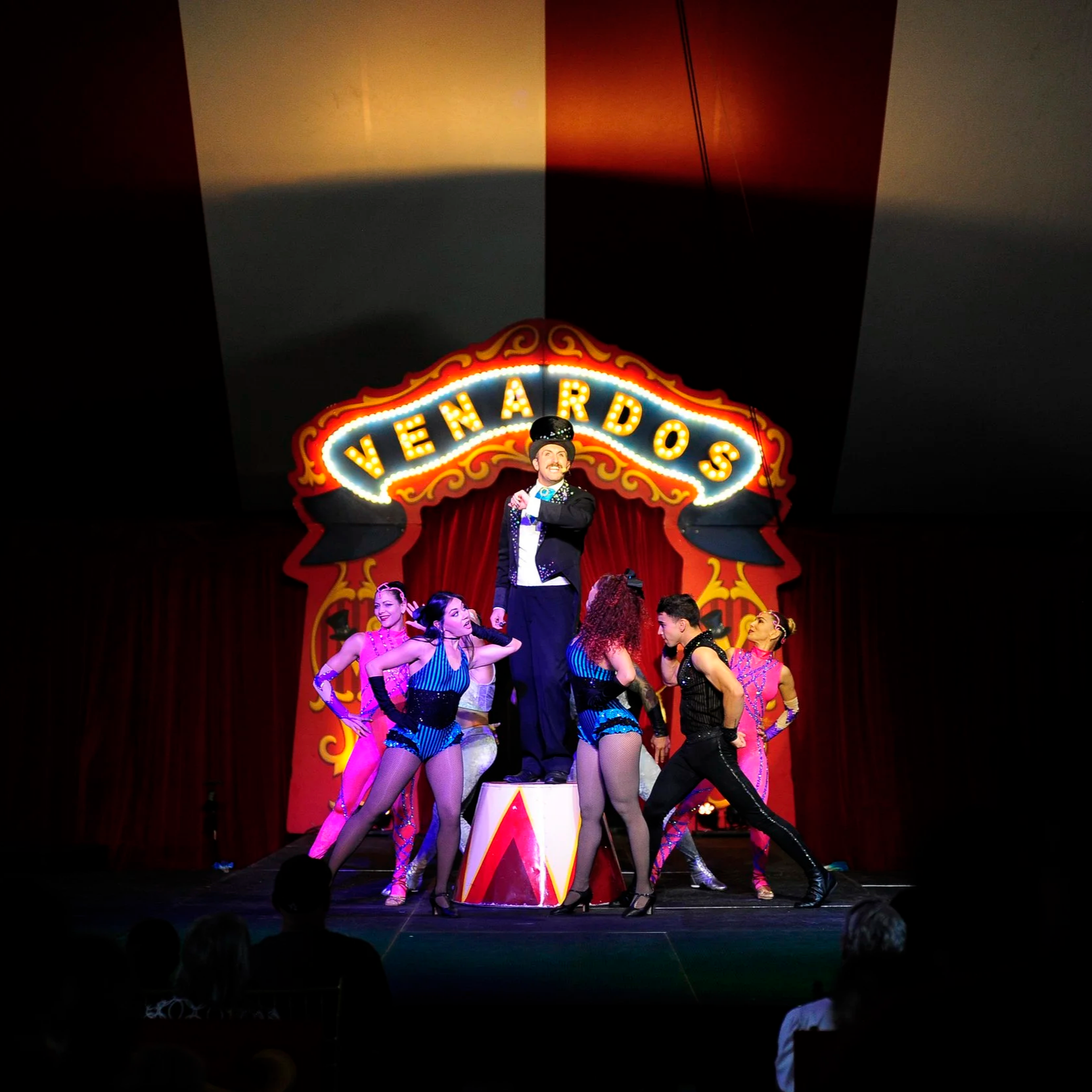 VENARDOS CIRCUS 
