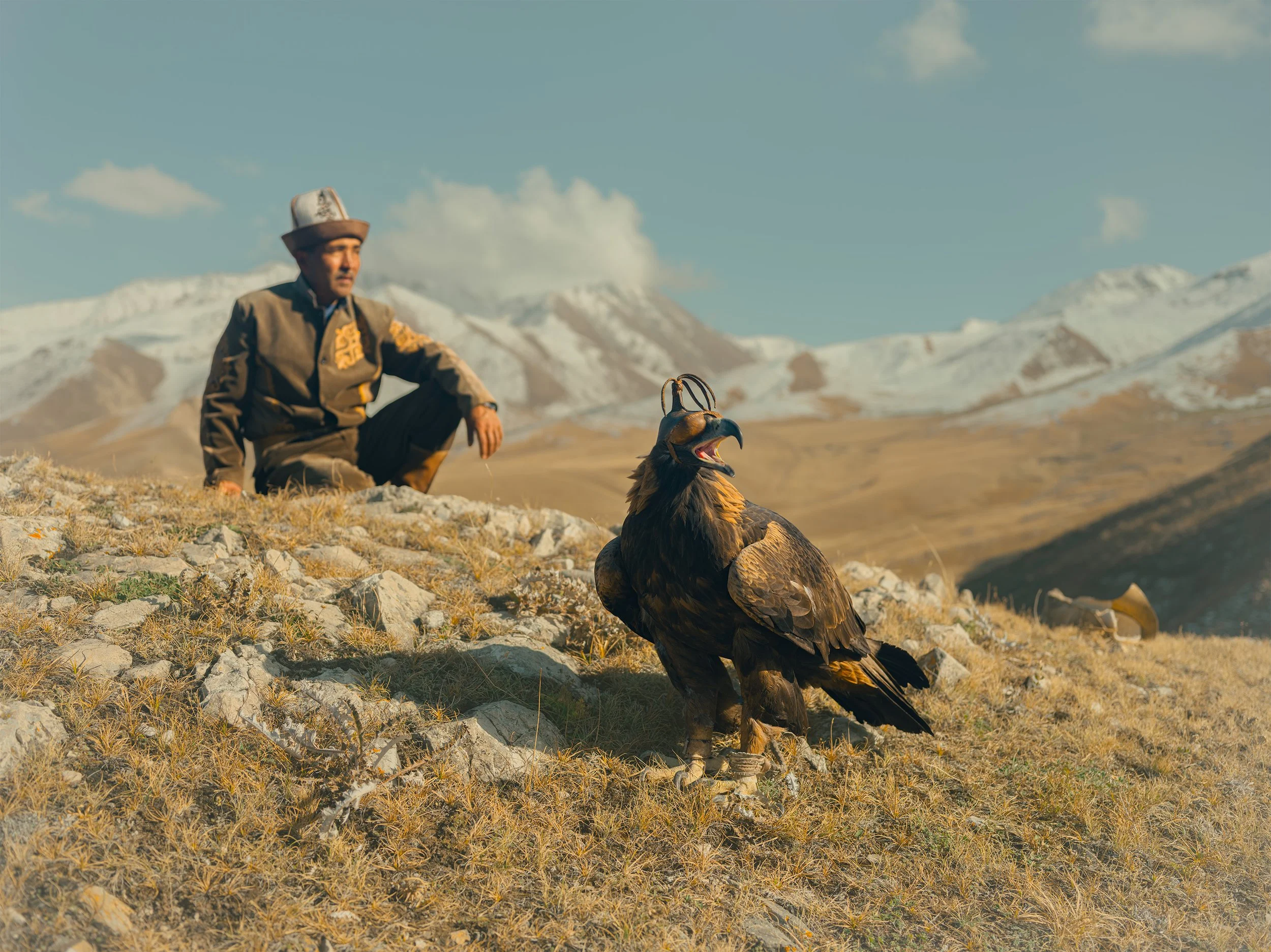 EagleHunters_Kyrgystan_GoldenEagle_Mountain_Top_Birin_Portrait.jpg