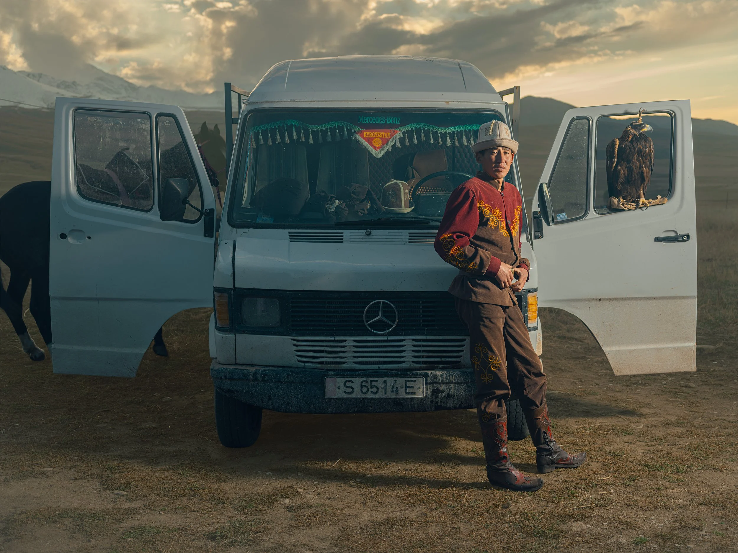 EagleHunters_Kyrgystan_GoldenEagle_Horse_Van_Portrait.jpg