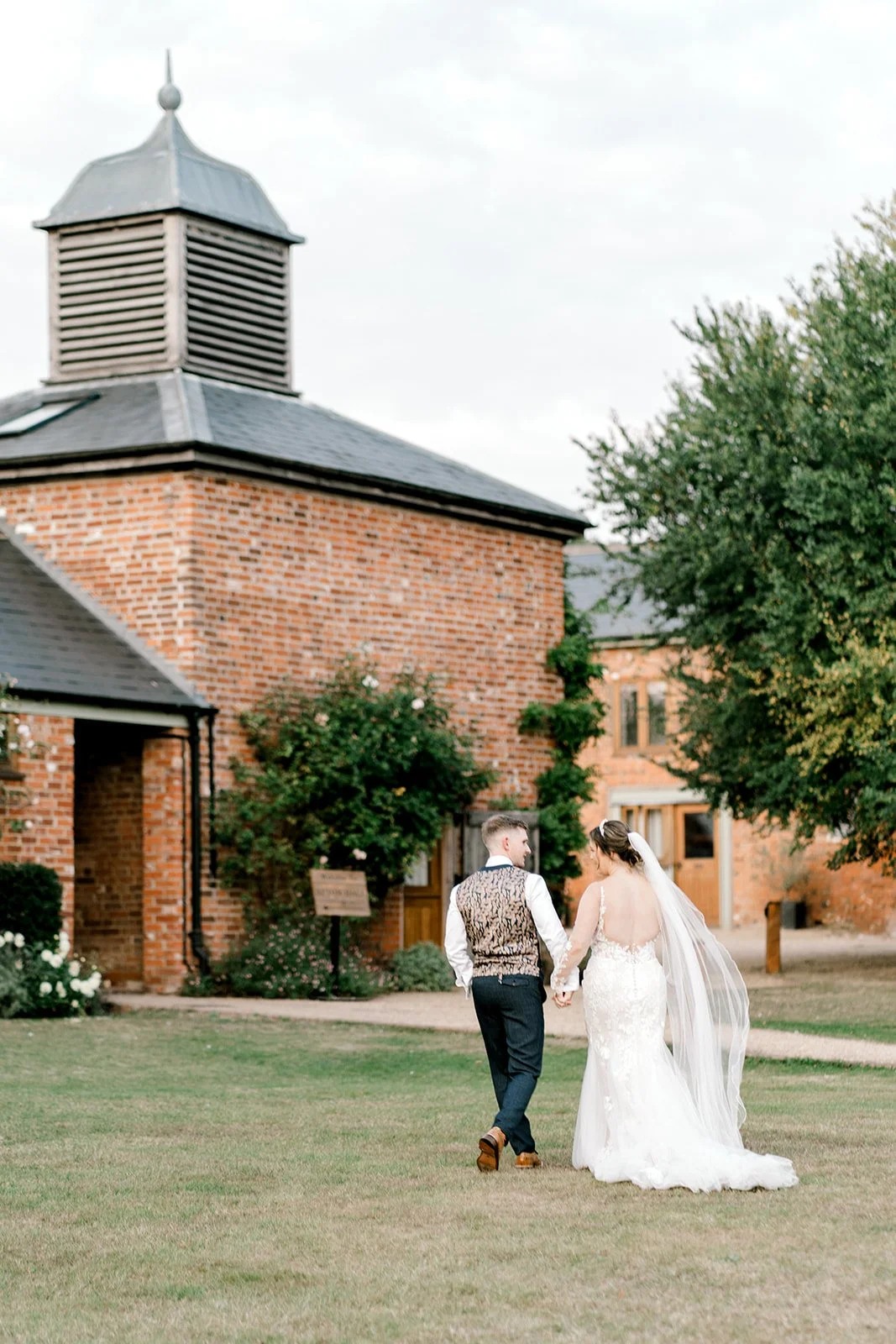 Apton_Hall_Essex_Wedding_Photographer_098.jpg
