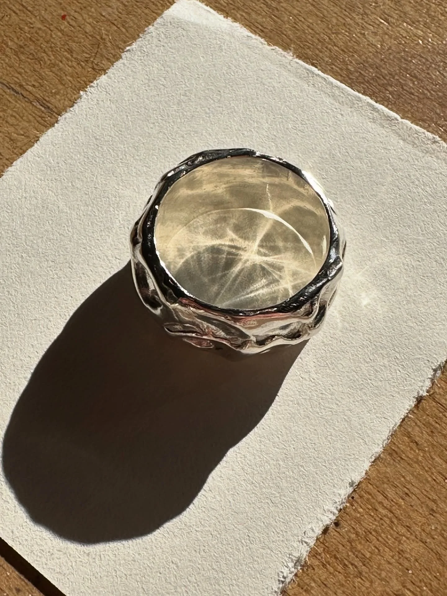 mesmerized by the chunky ring 

#nectarbyhannah