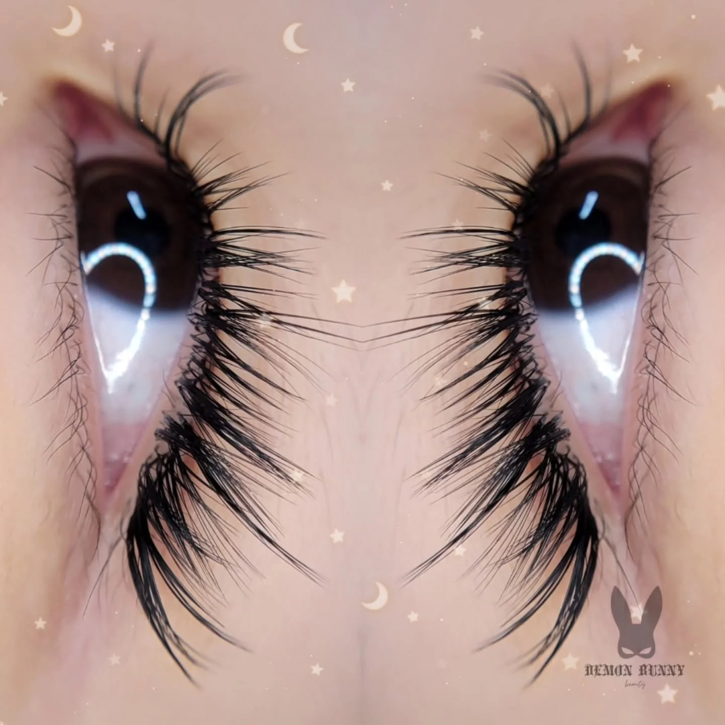 𝖈𝖑𝖆𝖘𝖘𝖎𝖈 𝖑𝖆𝖘𝖍 𝖘𝖊𝖙 🌙✨️

I love how this set came out!! I used 0.05 lashes to add more fluff since my client wanted more volume at the ends. That's why I have my classic lashes as "classic/wet set" so I can truly be flexible on 