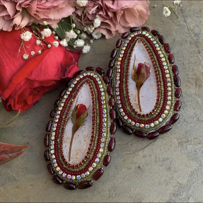 rose in lay grn red.png