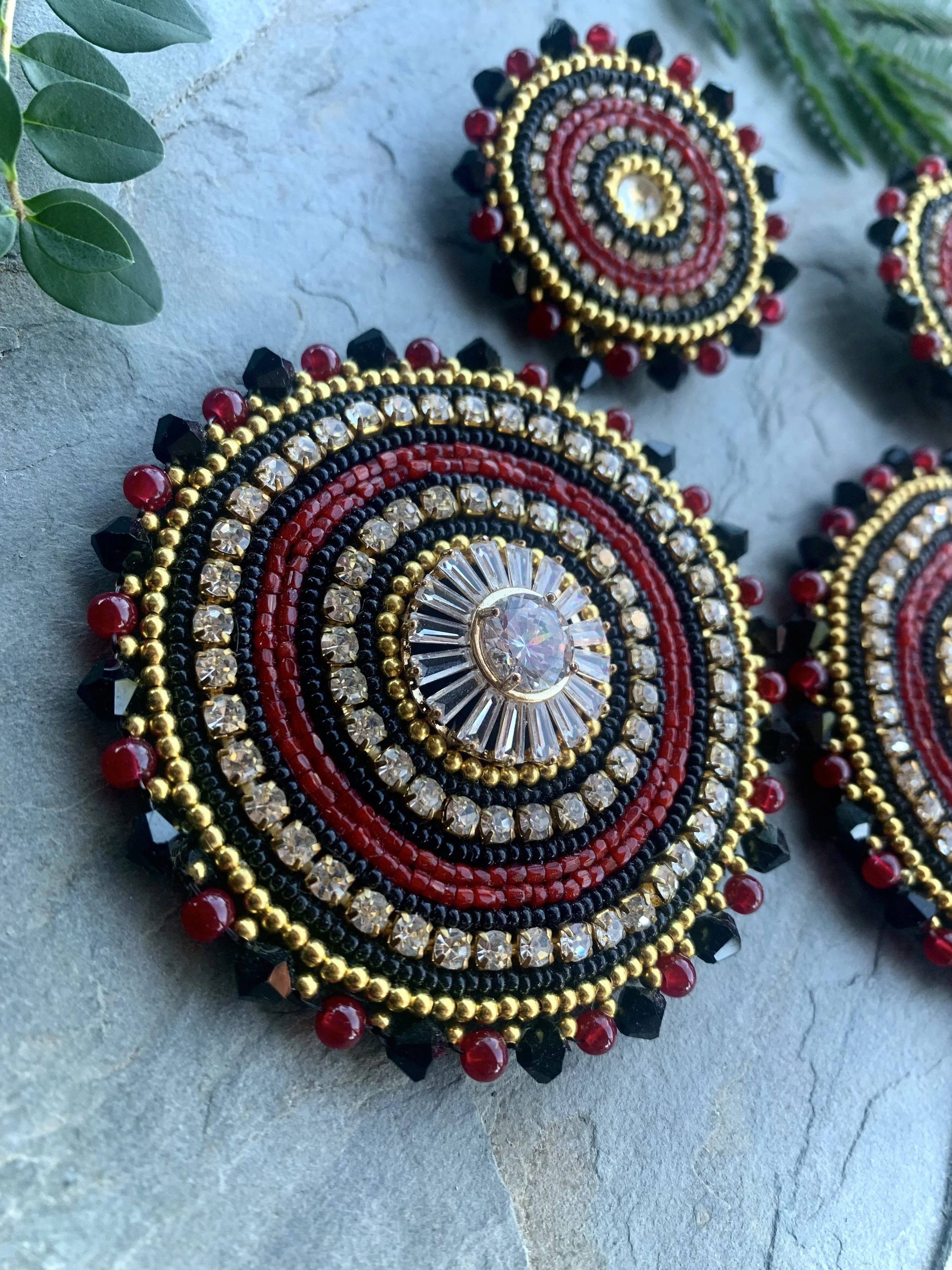 rd blk show earrings no ribbon.jpg