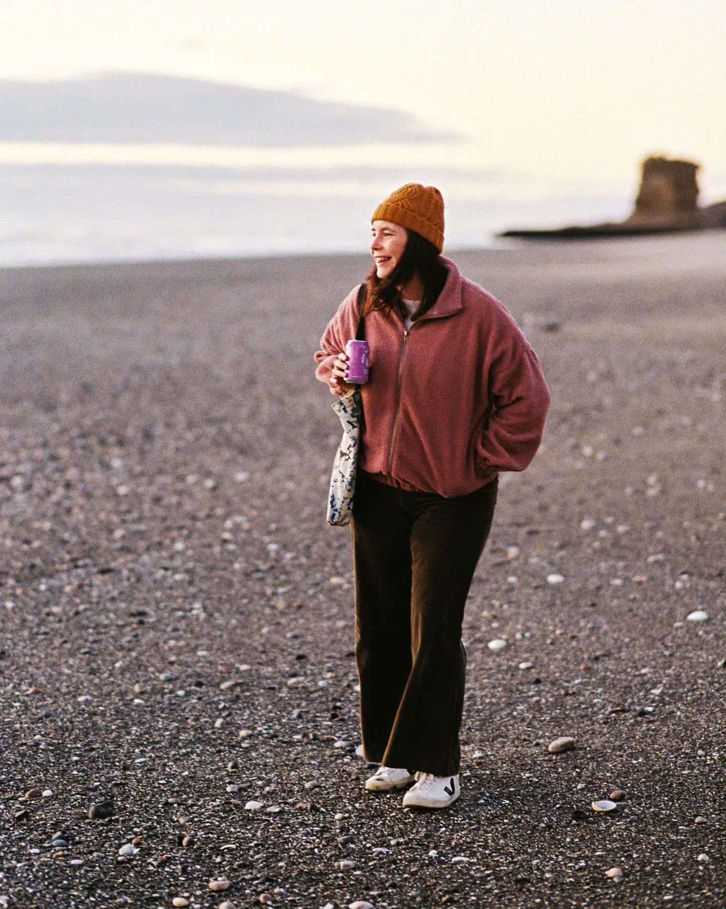 Cold beach walks - and then daily pub visit
.
📸 Canon 700QD 🎞️ Kodak Ultramax 400
------------------------------------------------
.
#graindeveloped #punakaikibeach #westcoastnz #westcoastbestcoast #splendidscans