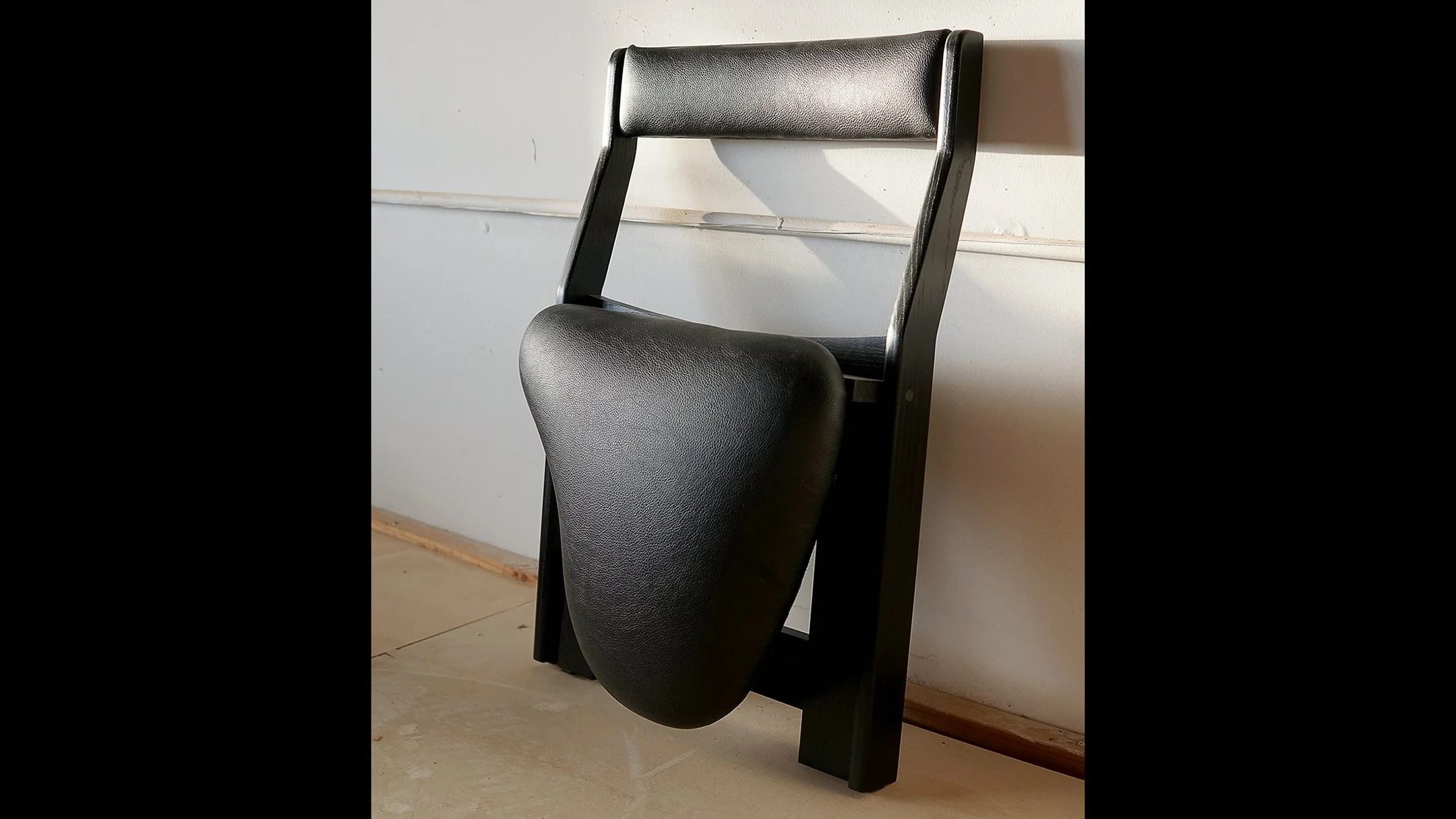 Guitar Chair Folded View16to9.jpg